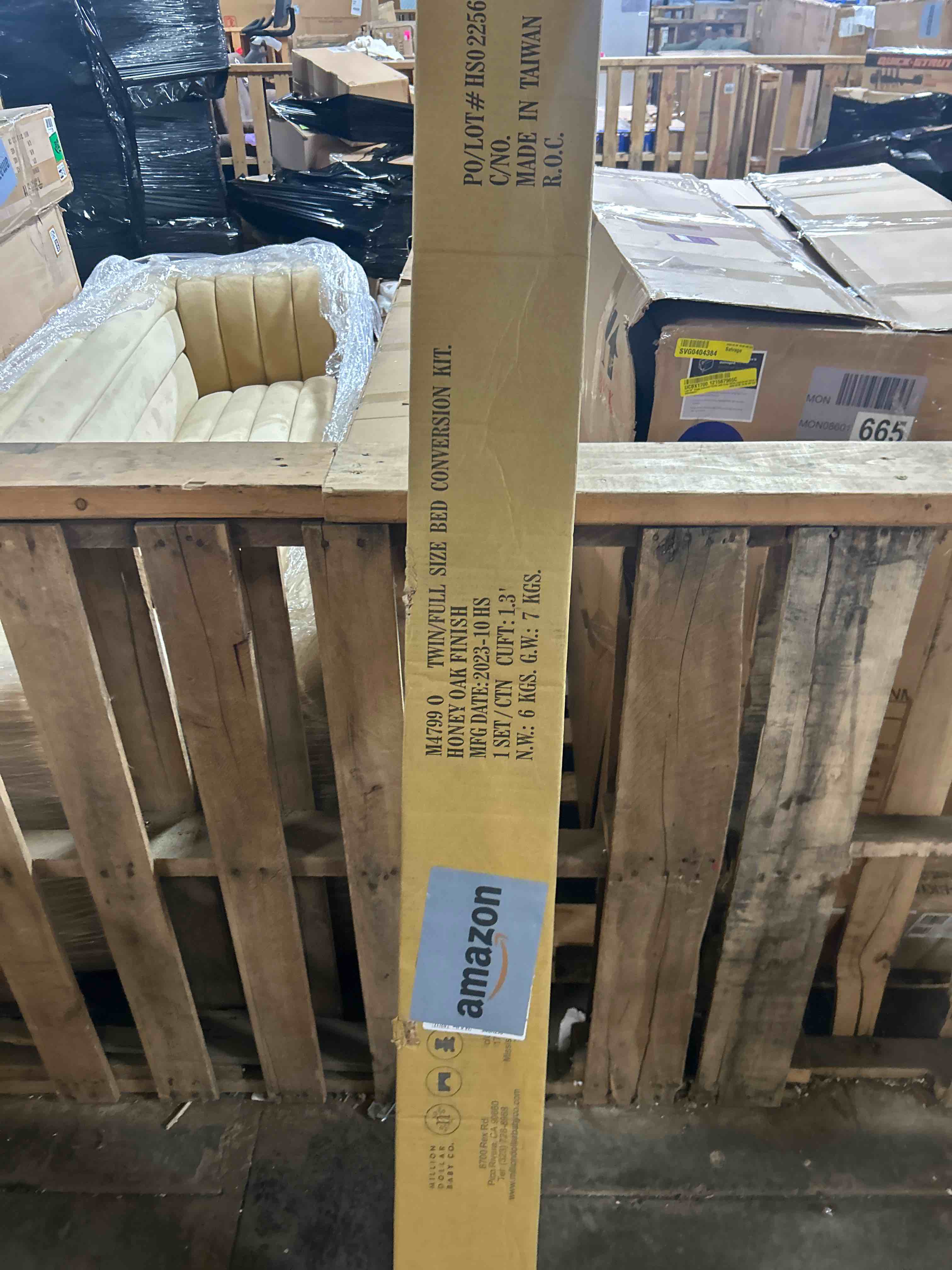 Condition photo showing New/Like New for DaVinci Hidden Hardware Twin/Full Size Bed Conversion Kit (M5789) in Honey