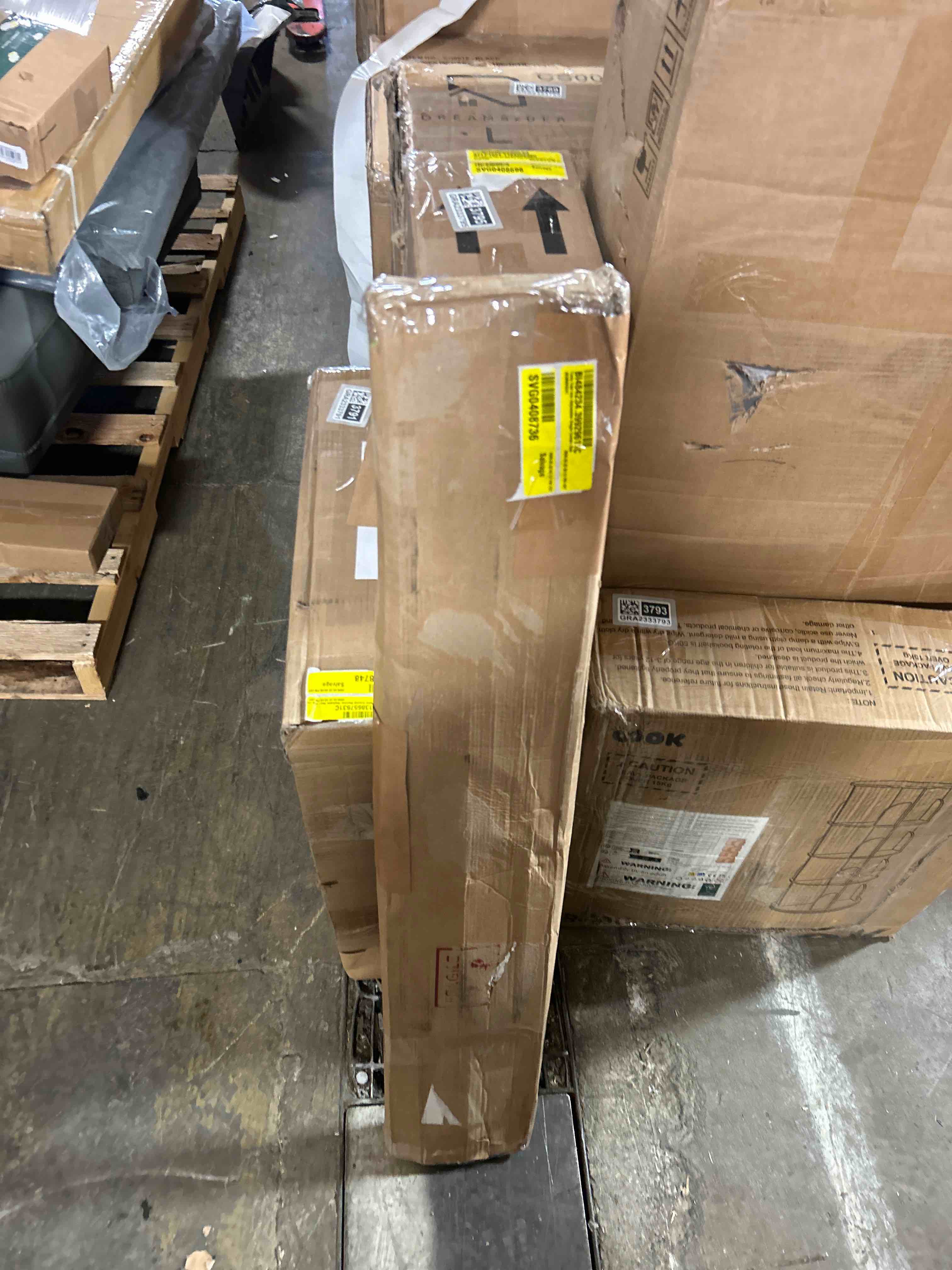 Condition photo showing New/Like New for Tariq Cast Iron Adjustable Single Curtain Rod