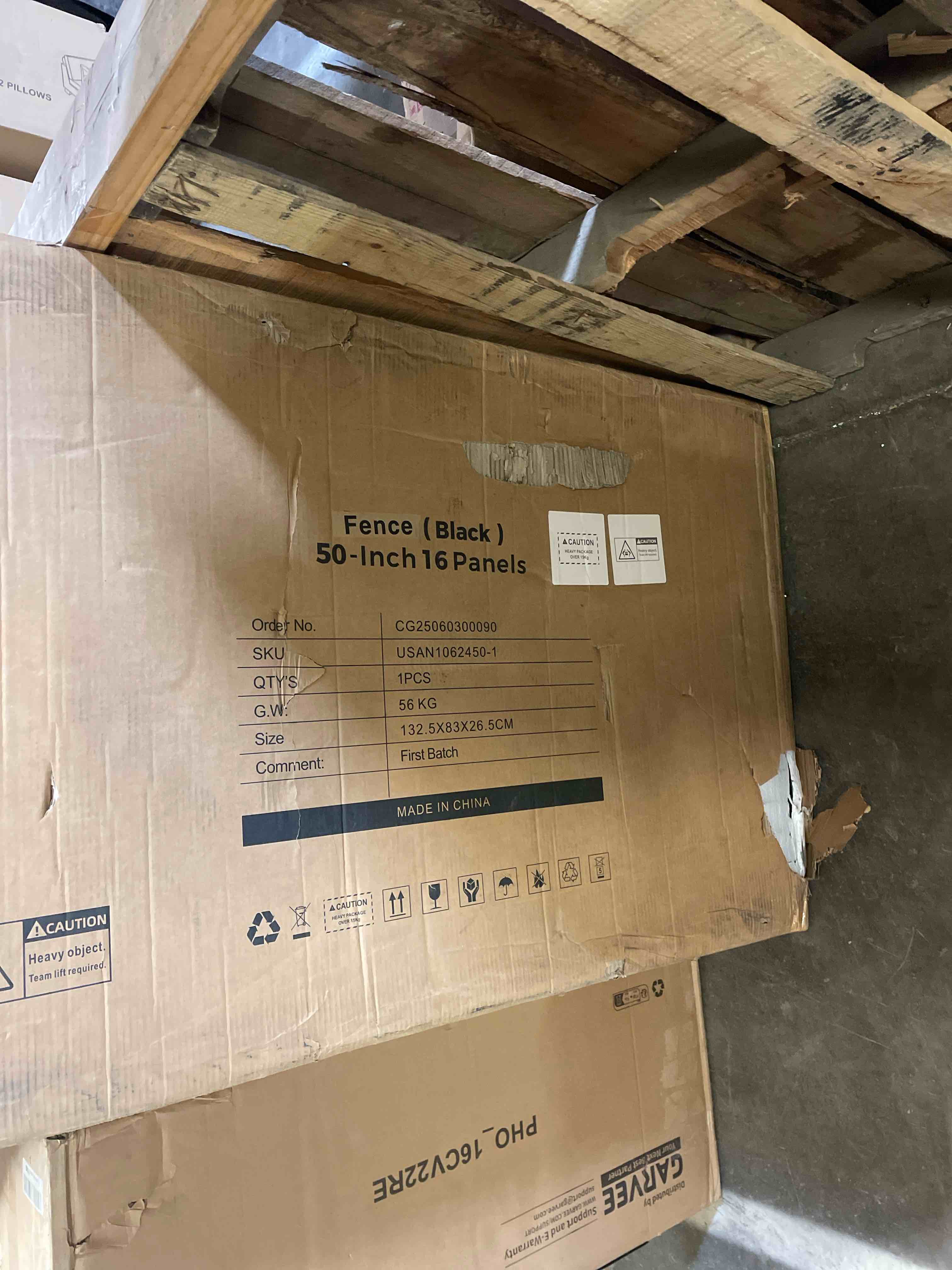 Condition photo showing New/Like New for 16 Panels No Dig Garden Fence with Gate, 32in x 38.6ft Decorative Dog Fence Outdoor for Yard, Tall Animal Barrier Fencing Rustproof Metal Garden Edging Border, Temporary Fencing for Outdoor, Patio