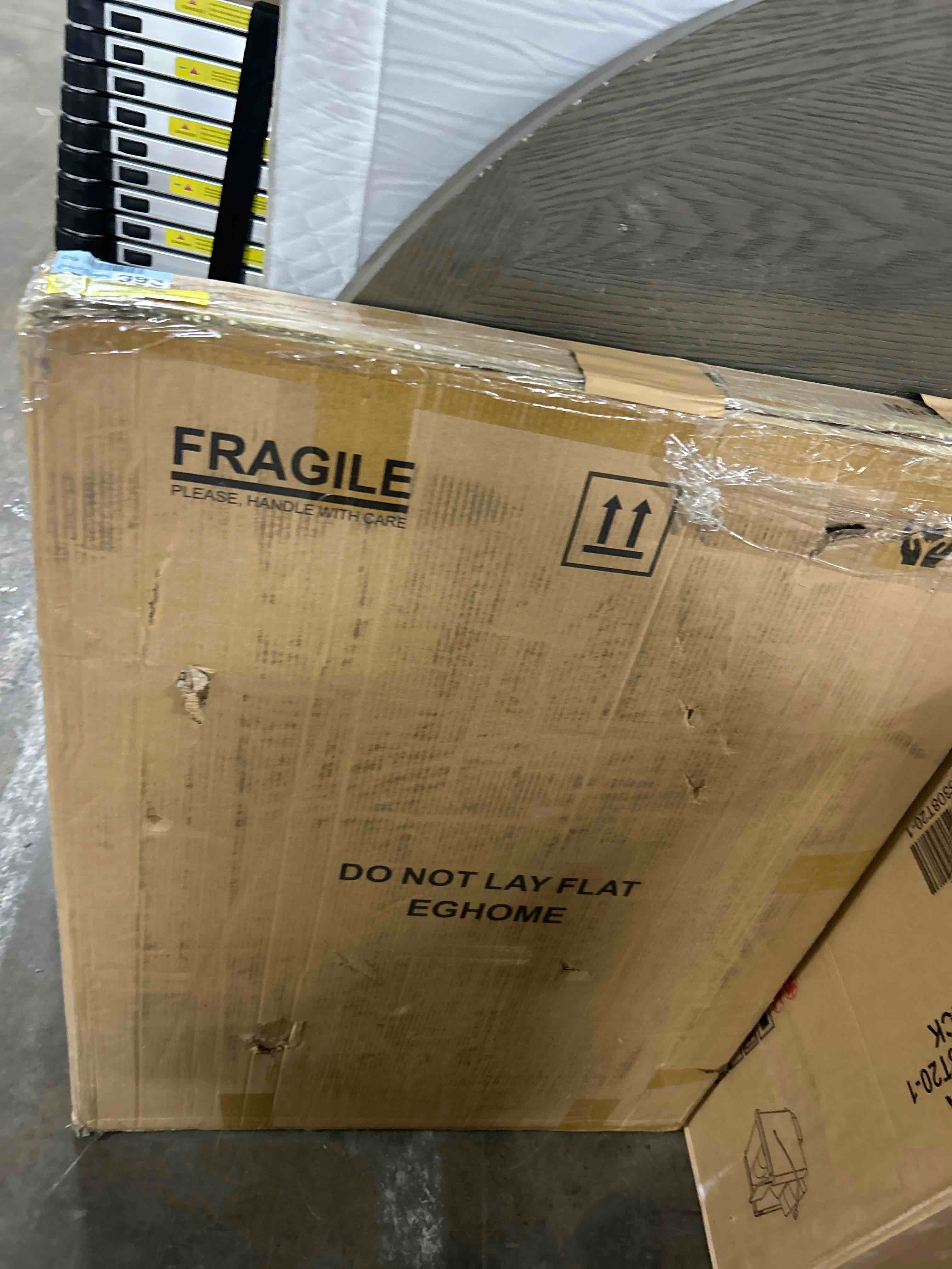 Condition photo showing New/Like New for Bertlinde Irregular Shaped Wall Mirror for Living Room, Bathroom 