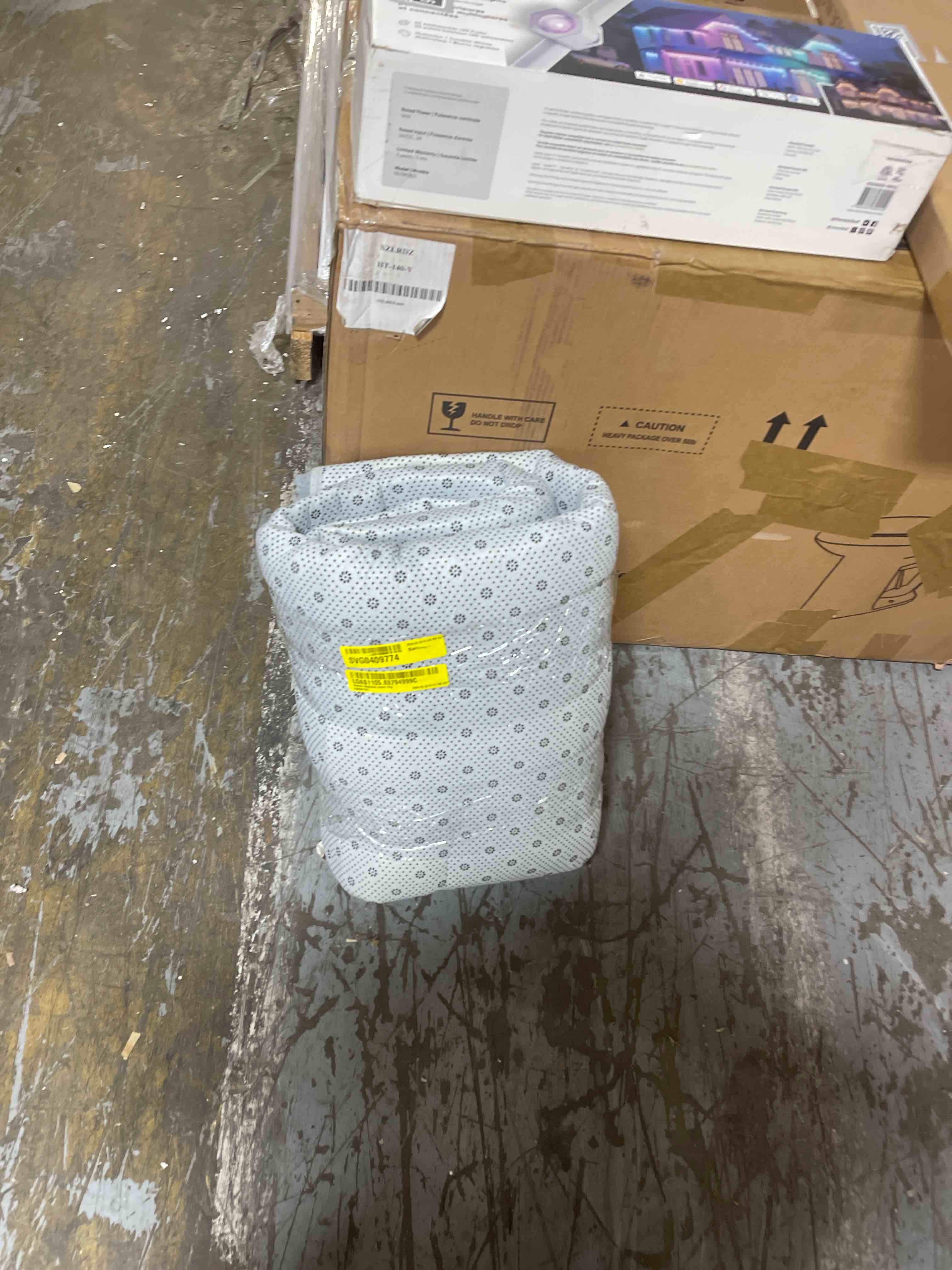 Condition photo showing New/Like New for Shahen Washable Indoor Rug