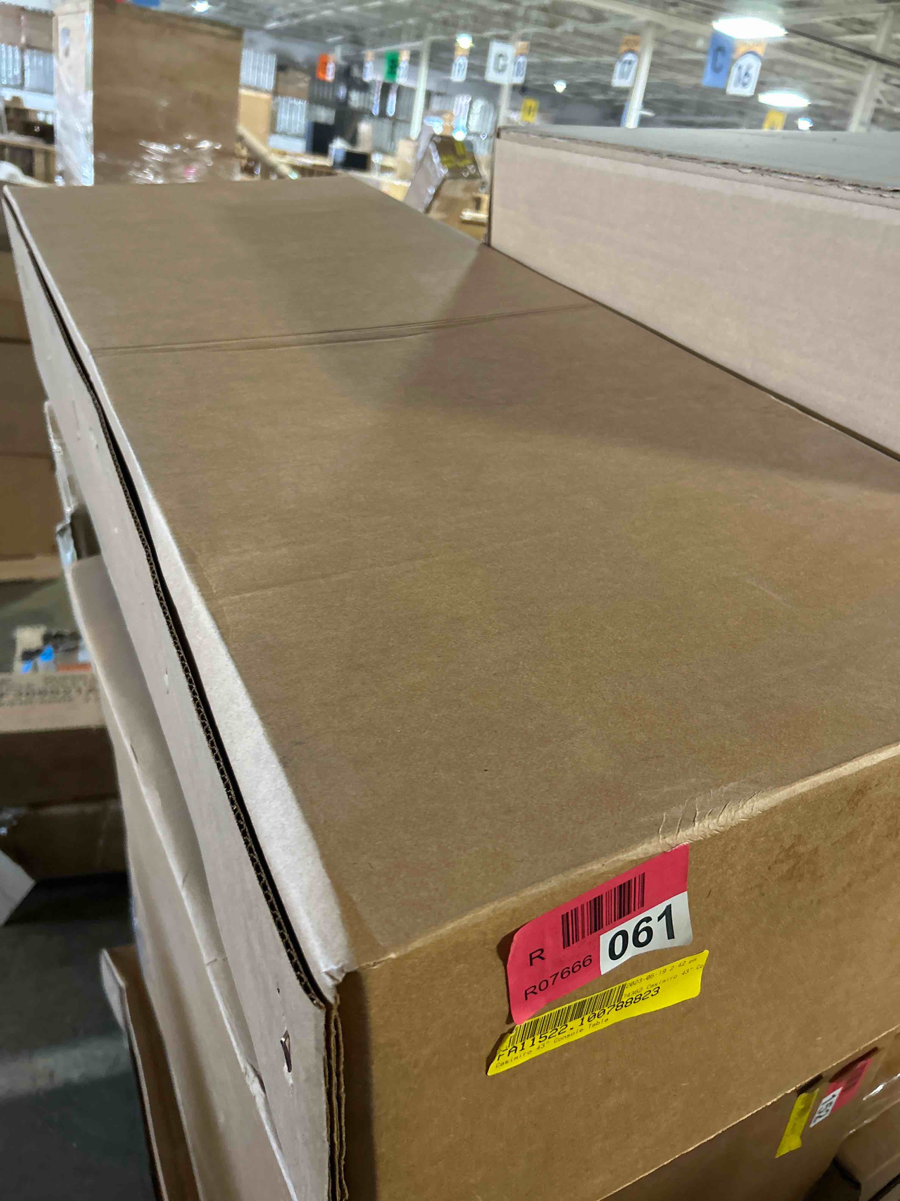 Condition photo showing Good Condition for Casimiro 43 Console Table