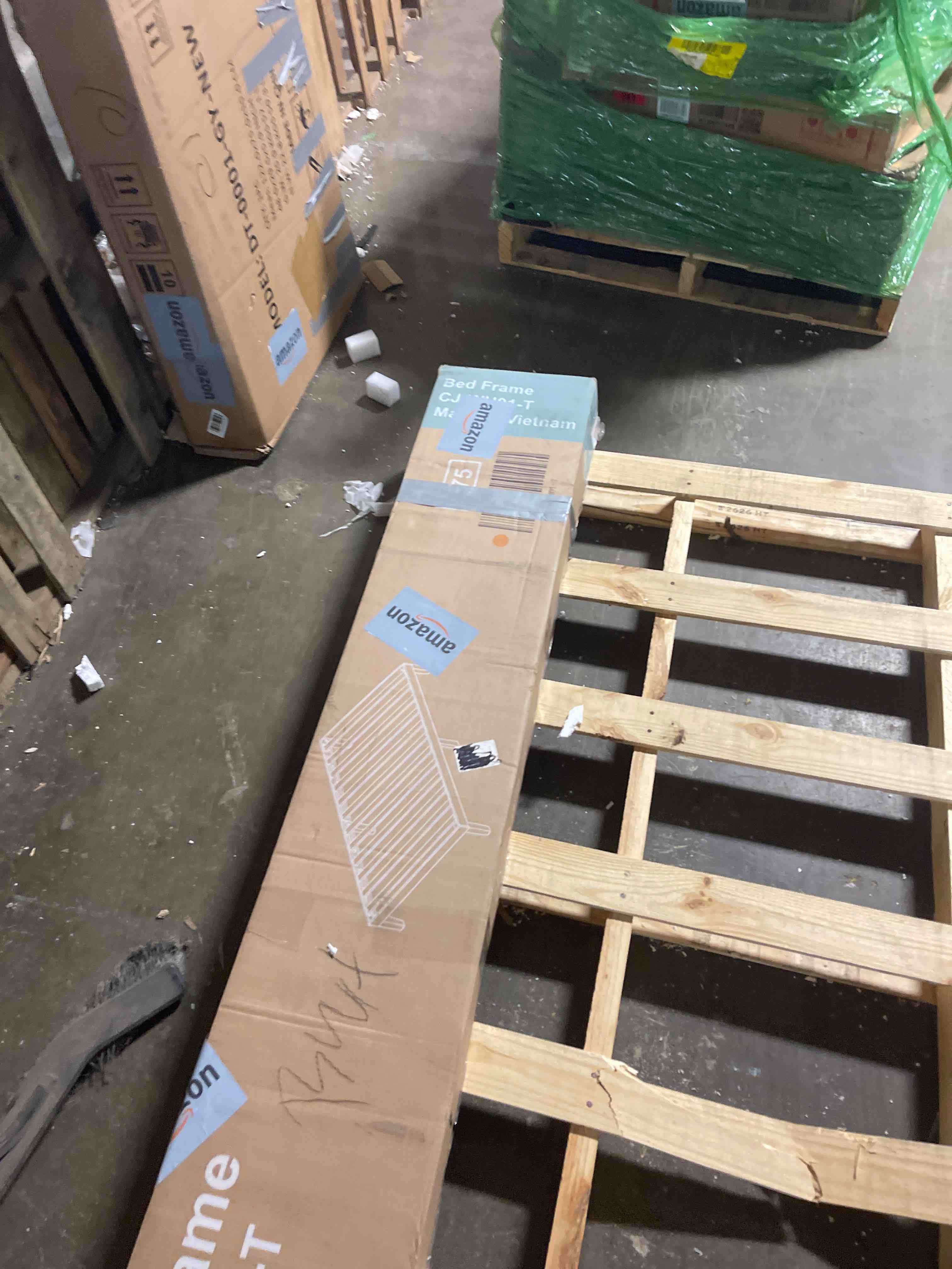 Condition photo showing New/Like New for 14 Inch Twin Bed Frame, Metal Platform Bed Frame with Round Corner Legs, 3500 lbs Heavy Duty Steel Slats Support, No Box Spring Needed, Noise Free, Easy Assembly, Black Twin 14 Inch
