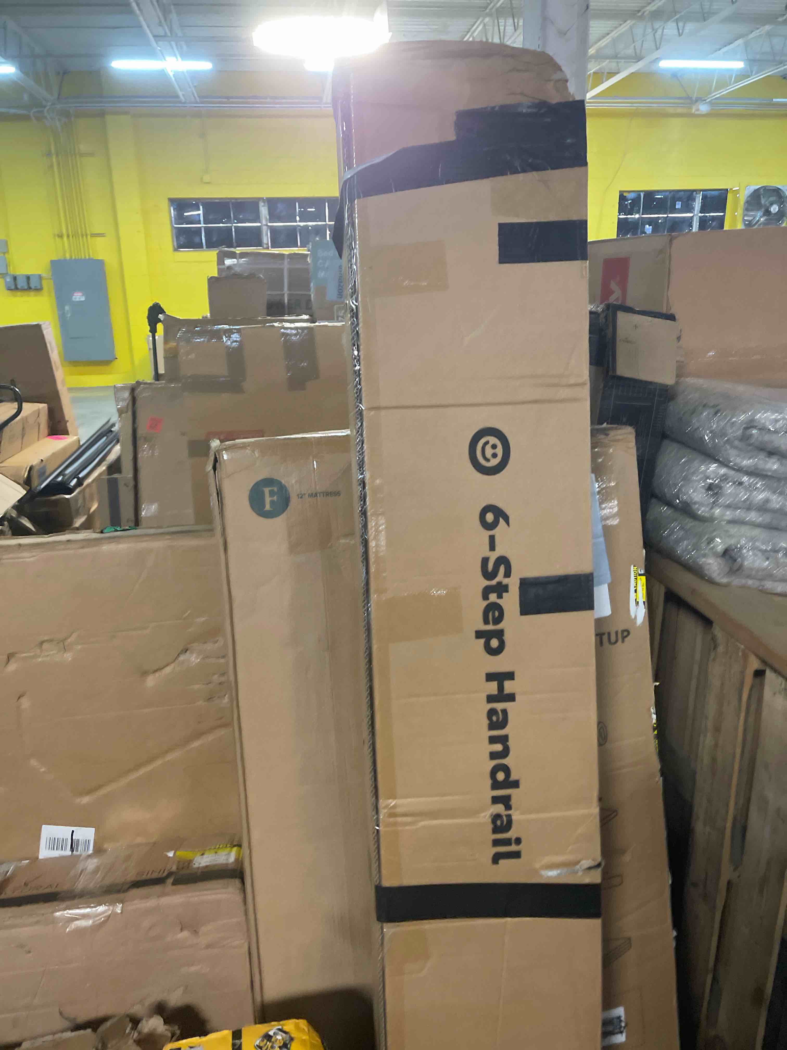 Condition photo showing New/Like New for VIVOHOME 2-Pack 6 Step Galvanized Steel Hand Rails for Outdoor Steps – Curved Ends and Safety Balusters Exterior Railing for Porch, Deck, or Indoor Stairs, Complete Installation Kit 6 Step Curved End with Balusters