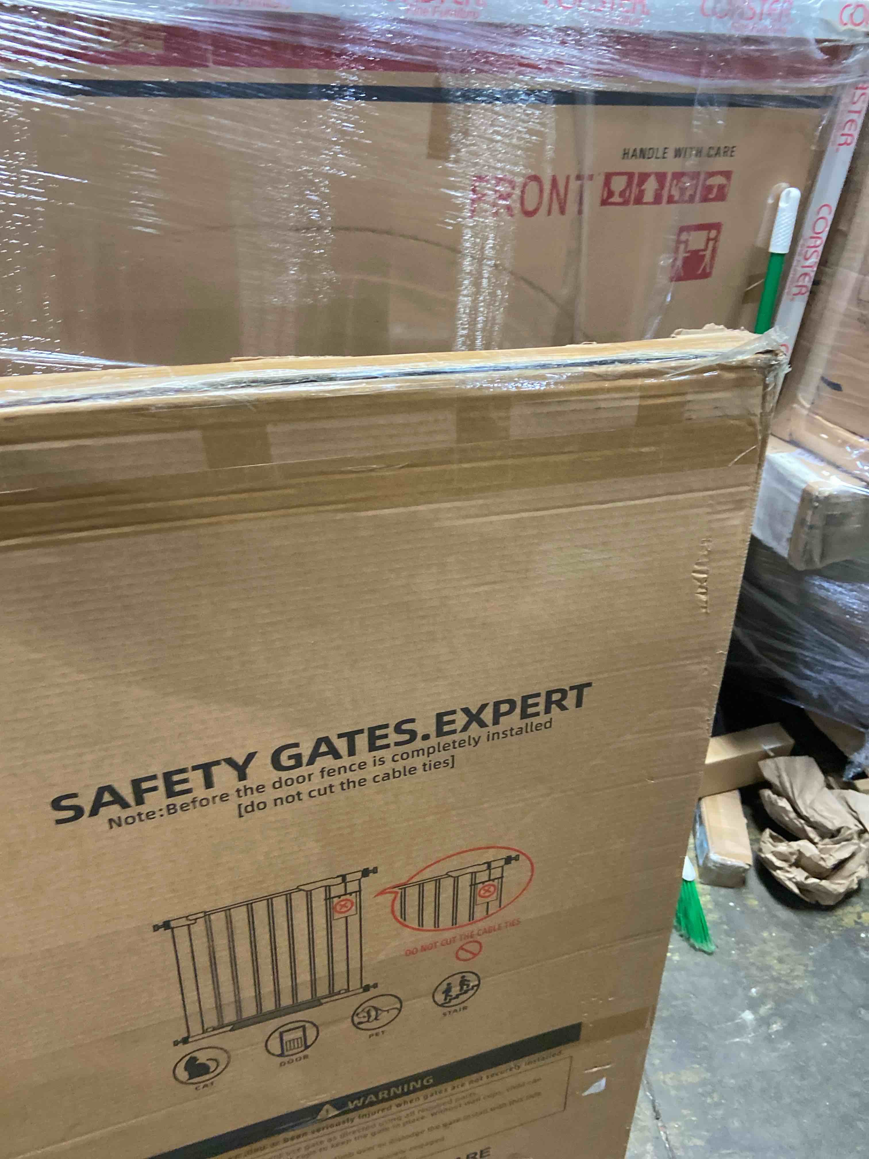 Condition photo showing New/Like New for Cumbor 29.7"–51.5" Extra Wide Baby Gate for Stairs, Pressure-Mounted Dog Gates for Doorways & Hallways, Auto-Close Walk-Through, No-Trip Design, Child Proof Safety, Dog/Pet Gate for Indoor Use, Black