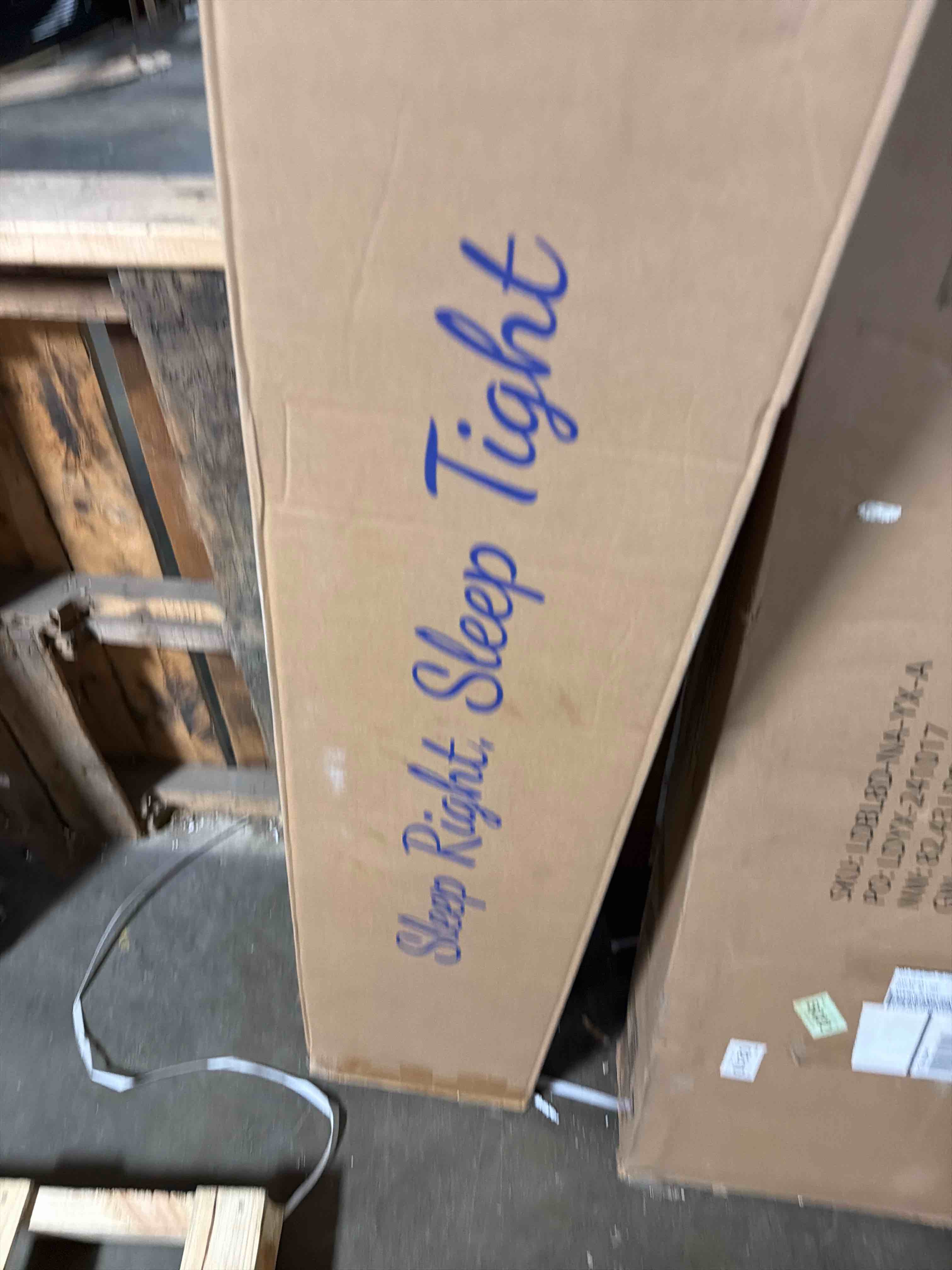 Condition photo showing New/Like New for Queen Size Mattress, 18 Inch Deluxe Hybrid Queen Mattress In A Box, Cooling-Gel Memory Foam & Pocket Springs, Therapeutic Medium Firm, Extra Edge Support, 365-Night Trial, Black(2026 Upgraded Support)