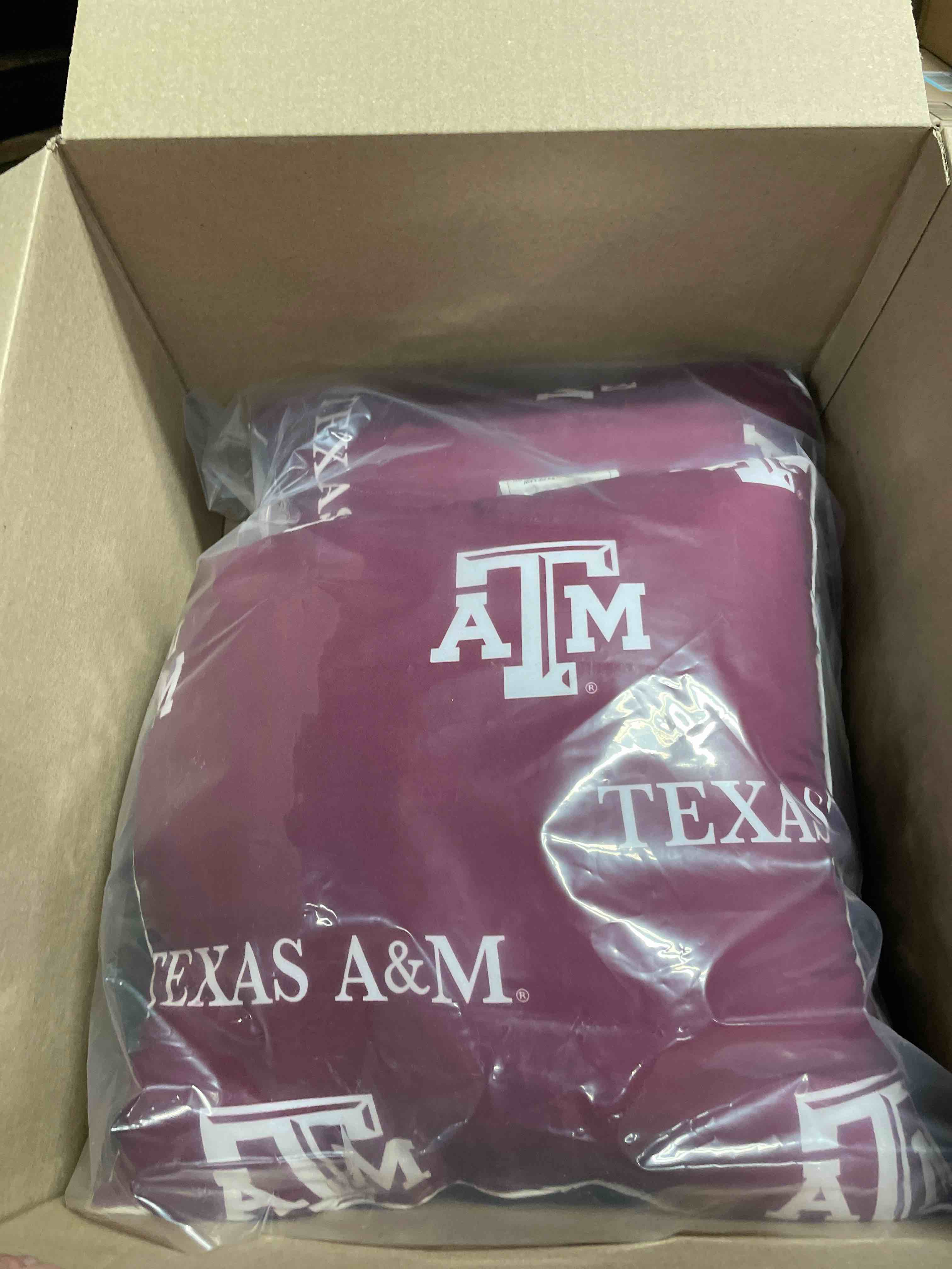 Condition photo showing New/Like New for College Covers Everything Comfy Texas A&M Aggies 16" X 16" Decorative Pillow, Includes 2 Pillows Texas A&m Aggies 16 in x 16 in