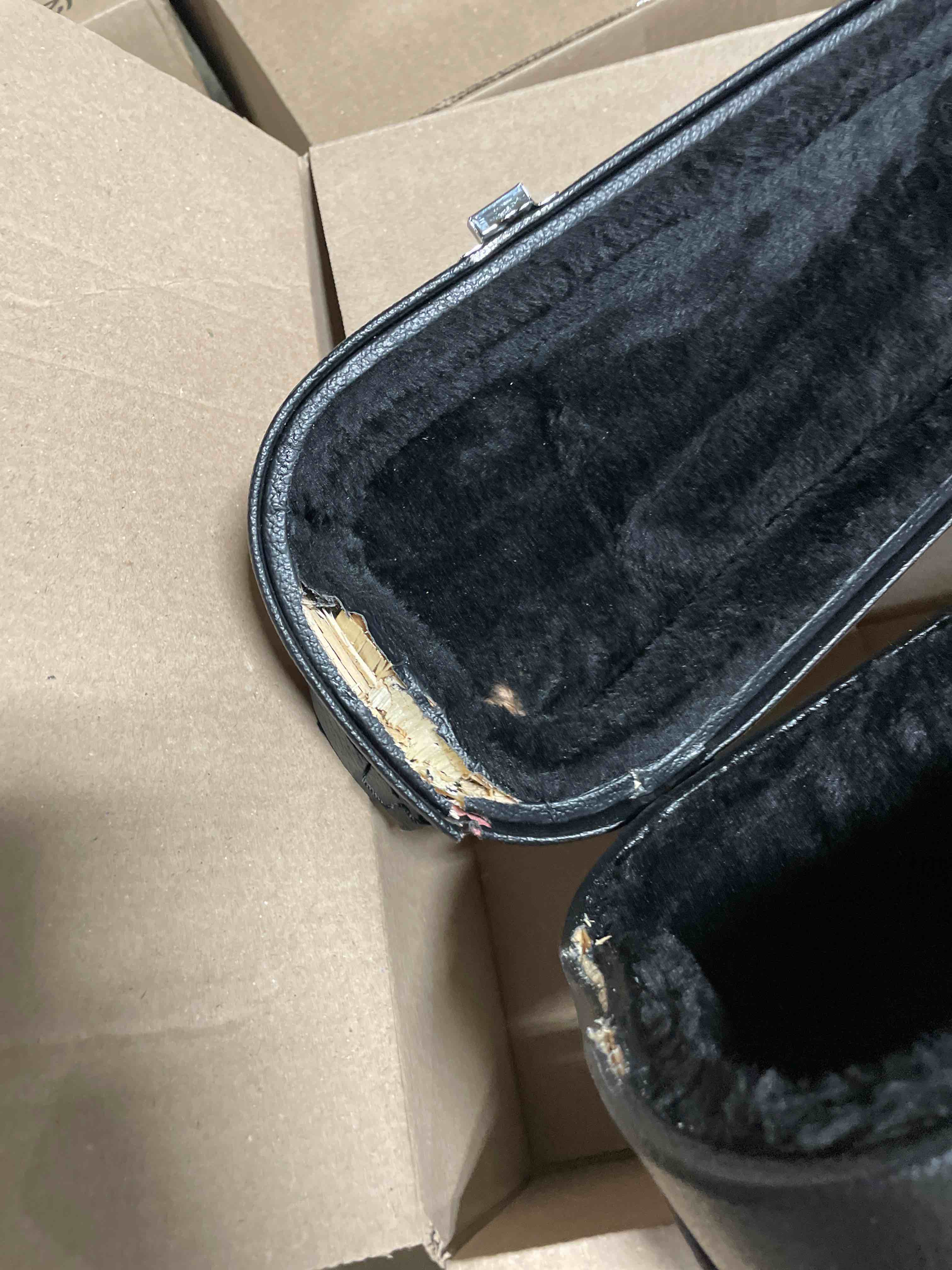 Condition photo showing As Is for Lanikai HWC-B Hardshell Arched Top Wood Ukulele Case, Baritone Hard Case for Ukulele with Arched Top