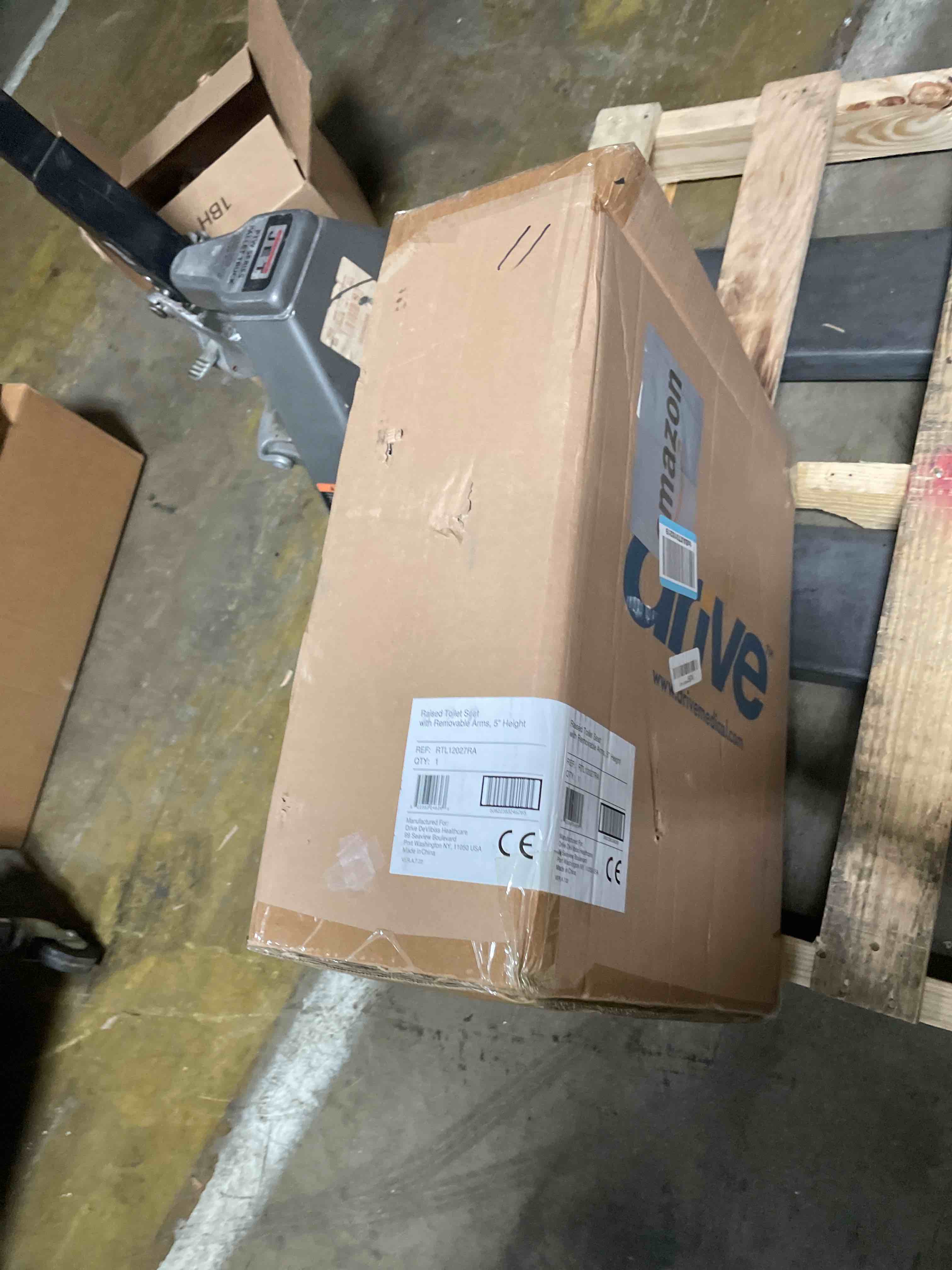 Condition photo showing New/Like New for Bath SafetyRaised Toilet Seat Product Description: Elev.Toilet Seat w/ RemArms,RTL,1 EA