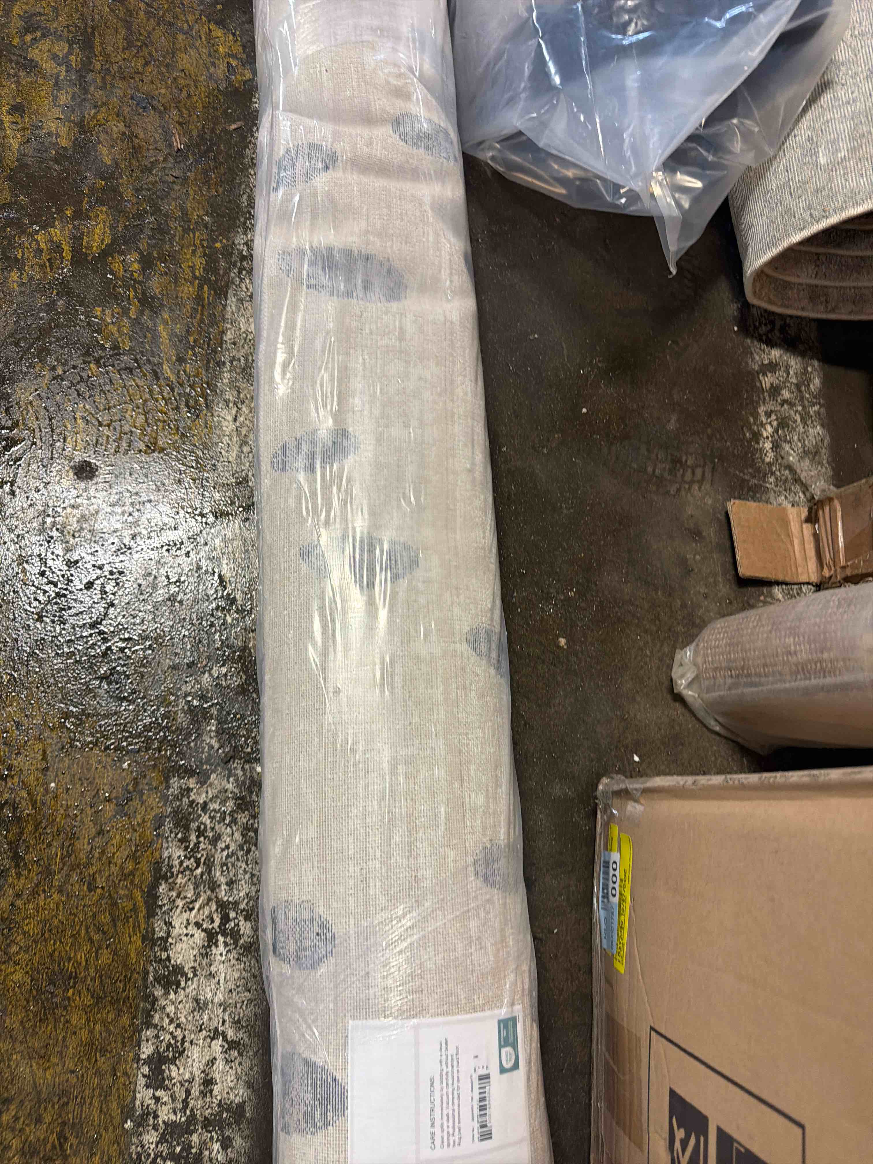 Condition photo showing New/Like New for Manaslu Sunrise Fringed Area Rug