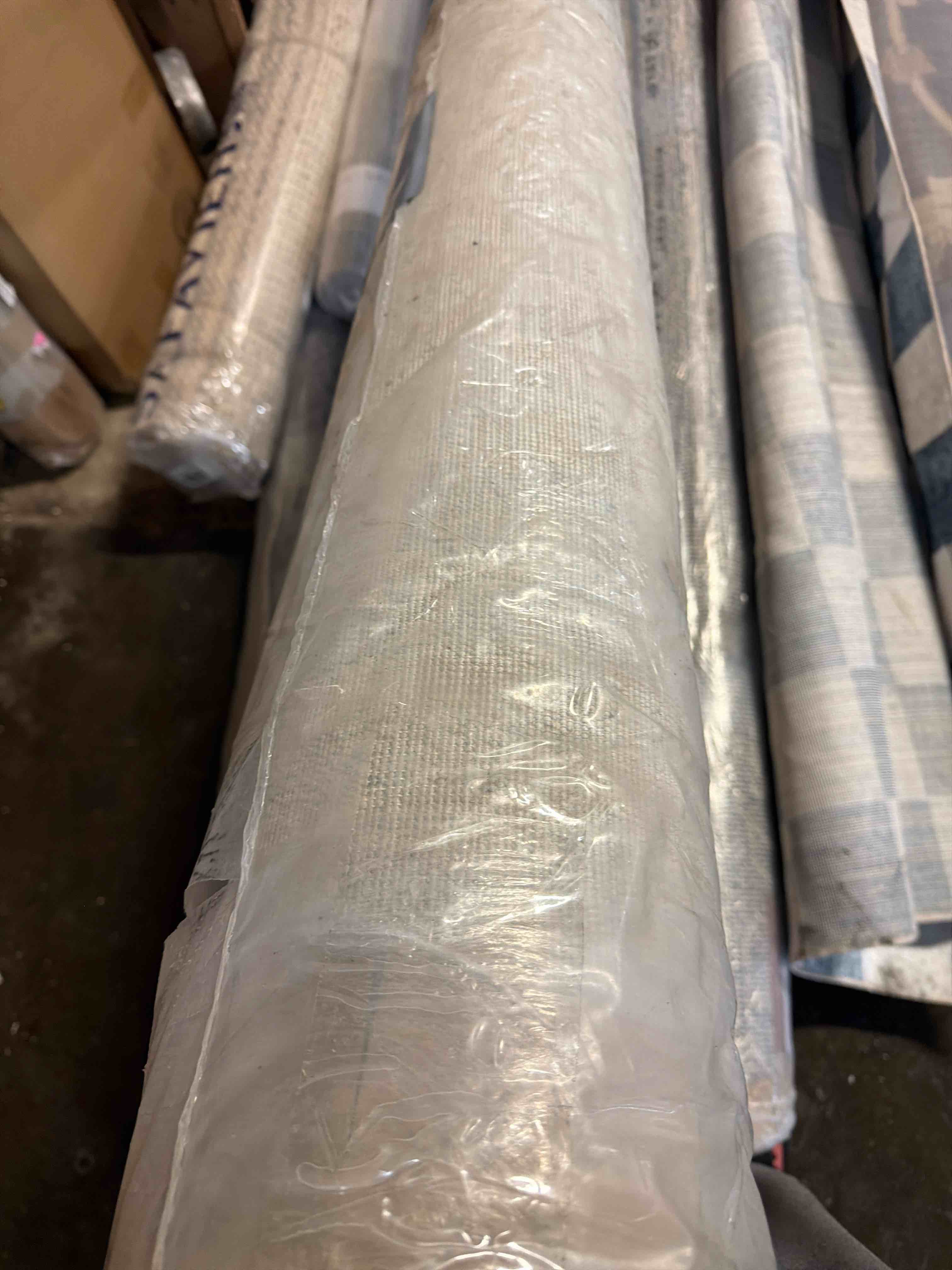 Condition photo showing New/Like New for Loloi Kamala Collection KAM-05 Ivory/Natural 9'-2" x 13' Area Rug Ivory / Natural 9'2" x 13' (Rectangular)