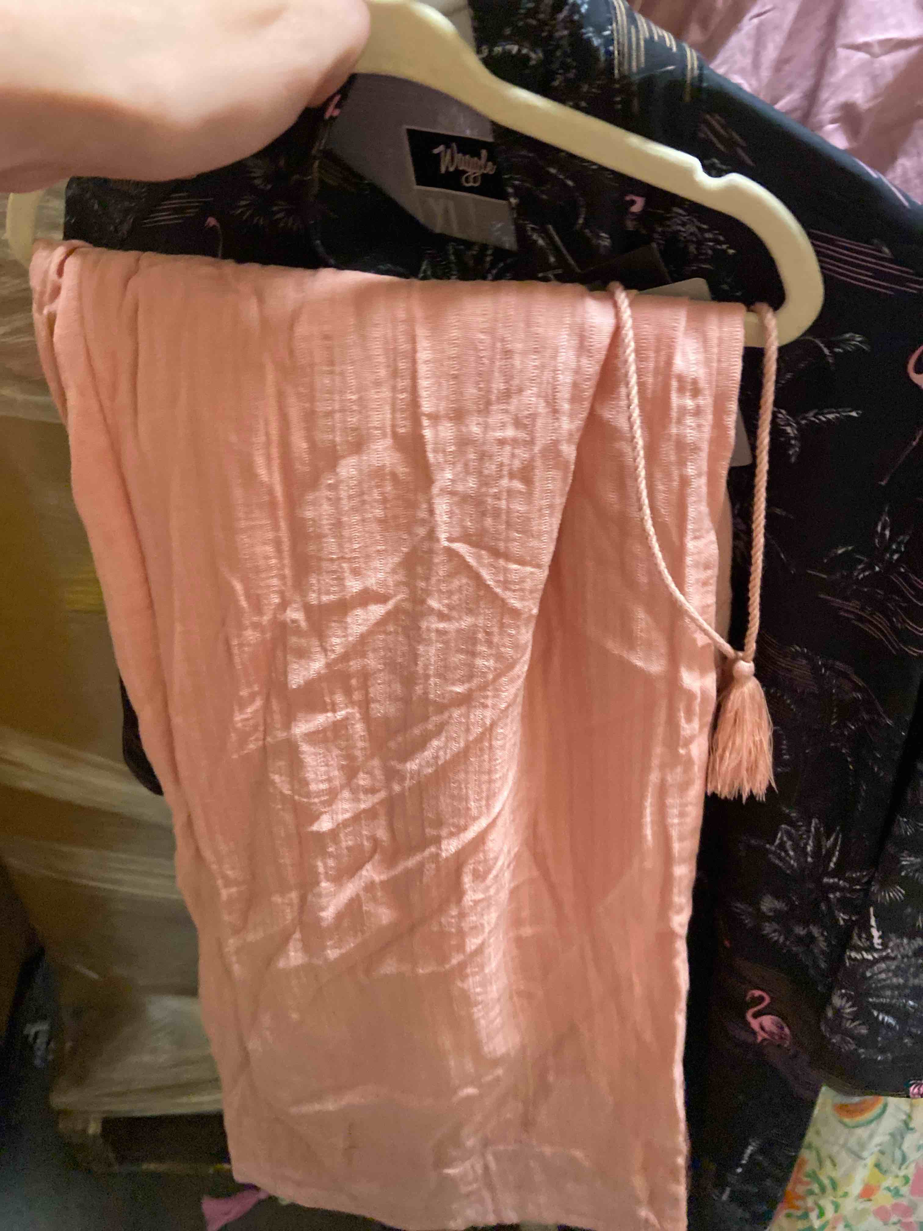 Condition photo showing New/Like New for women's high-rise tassel drawstring waist wide leg pants - universal thread™ pink xs