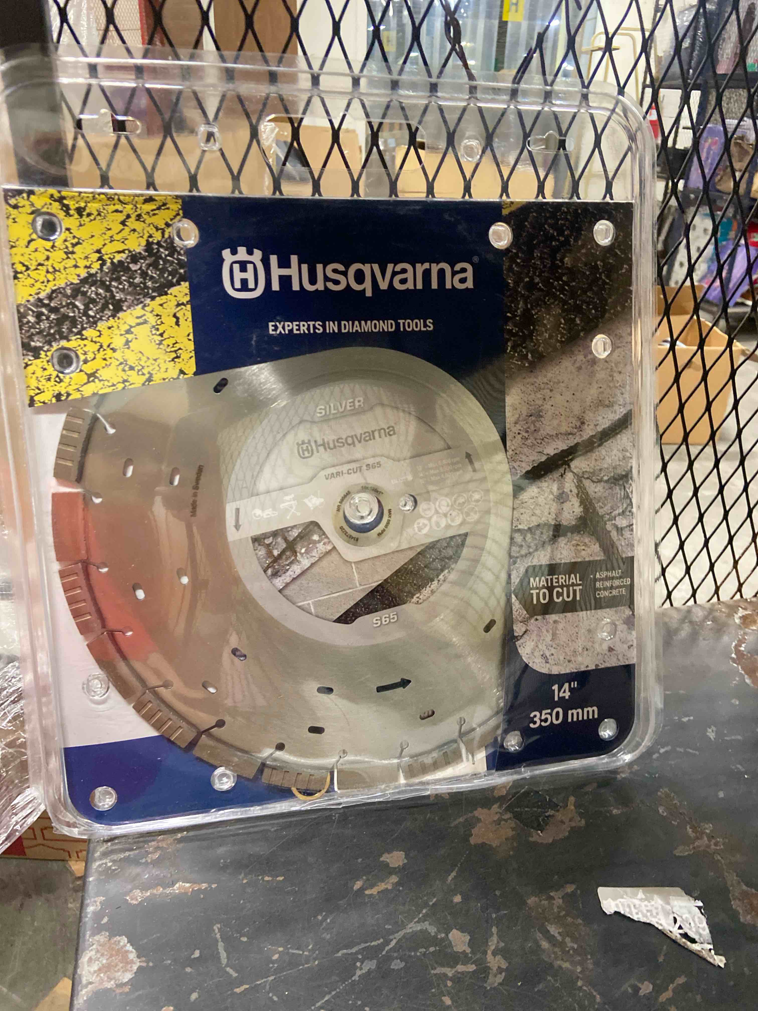 Condition photo showing New/Like New for husqvarna vari-cut plus diamond saw blade