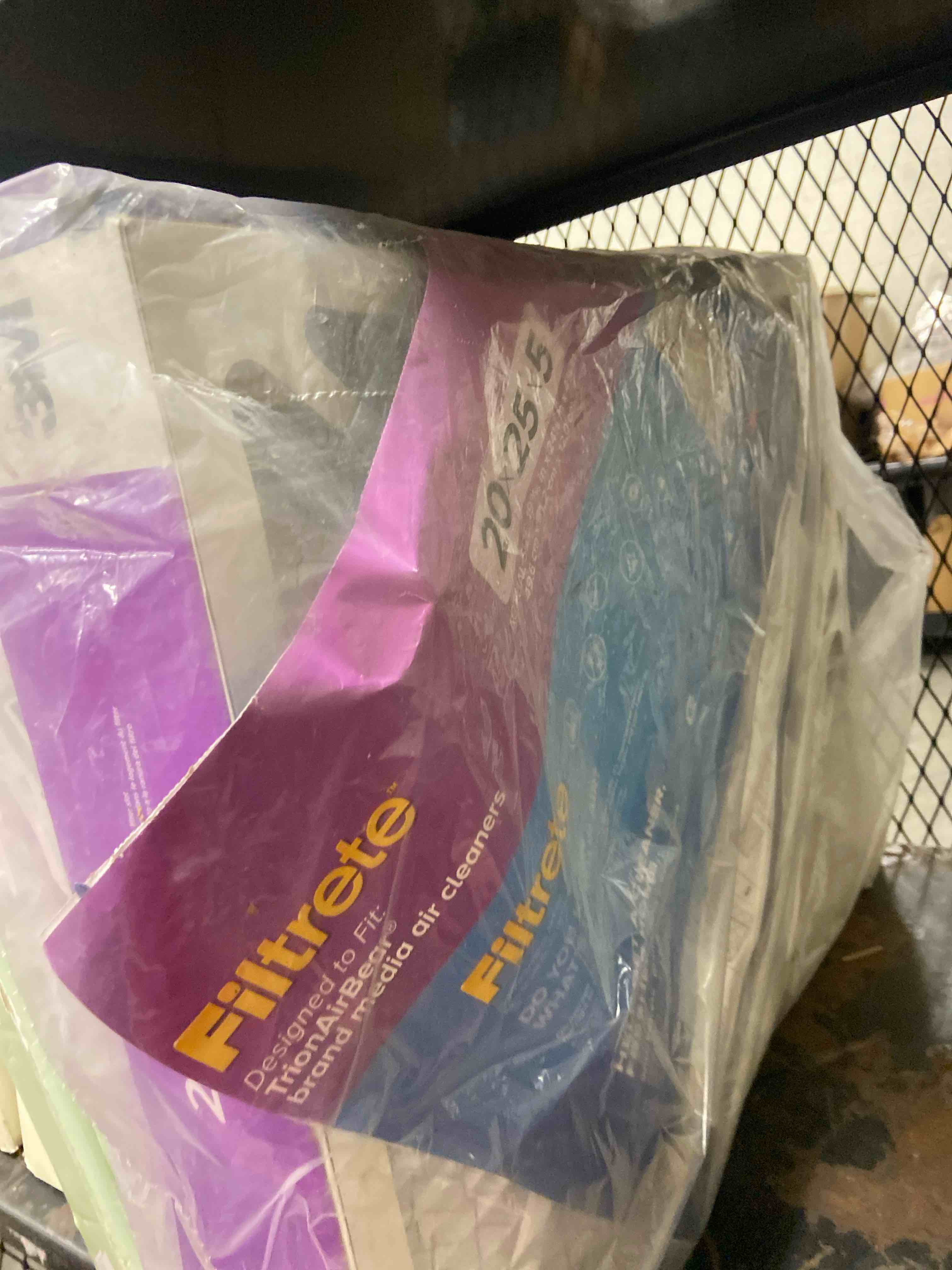 Condition photo showing Good Condition for filtrete allergen reduction electrostatic air filter (common: 20-in x 25-in x 5-in; actual: 19.7500-in x 24.4375-in x 5-in)