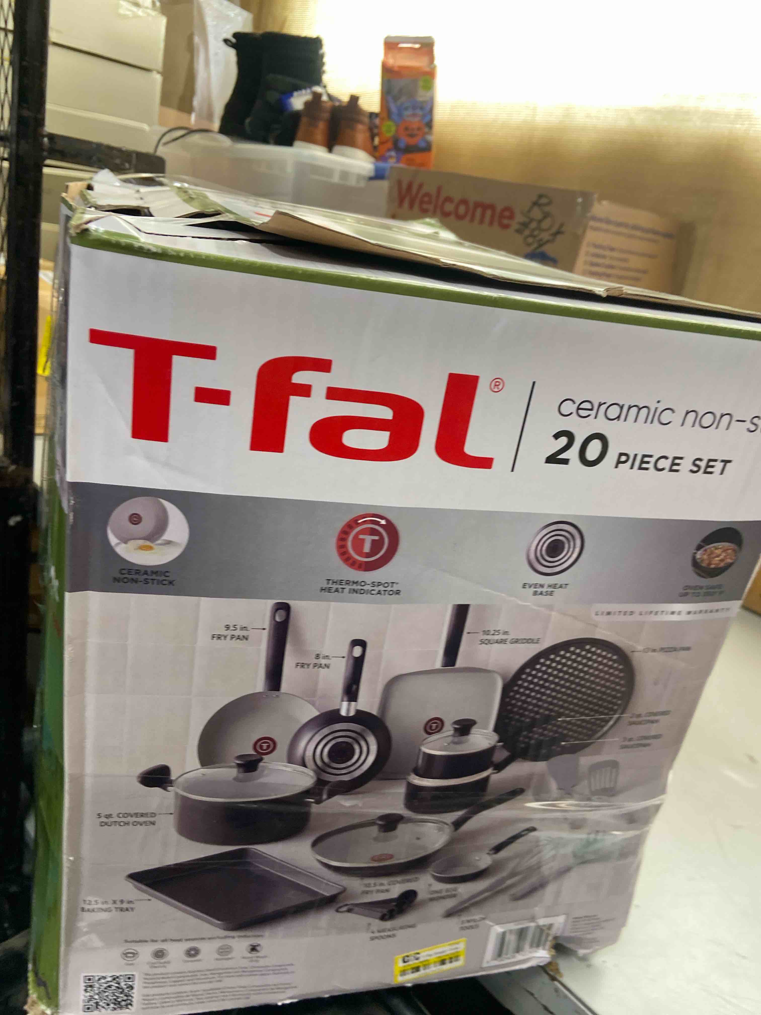 Condition photo showing New/Like New for t-fal simply cook 20pc ceramic nonstick cookware set black