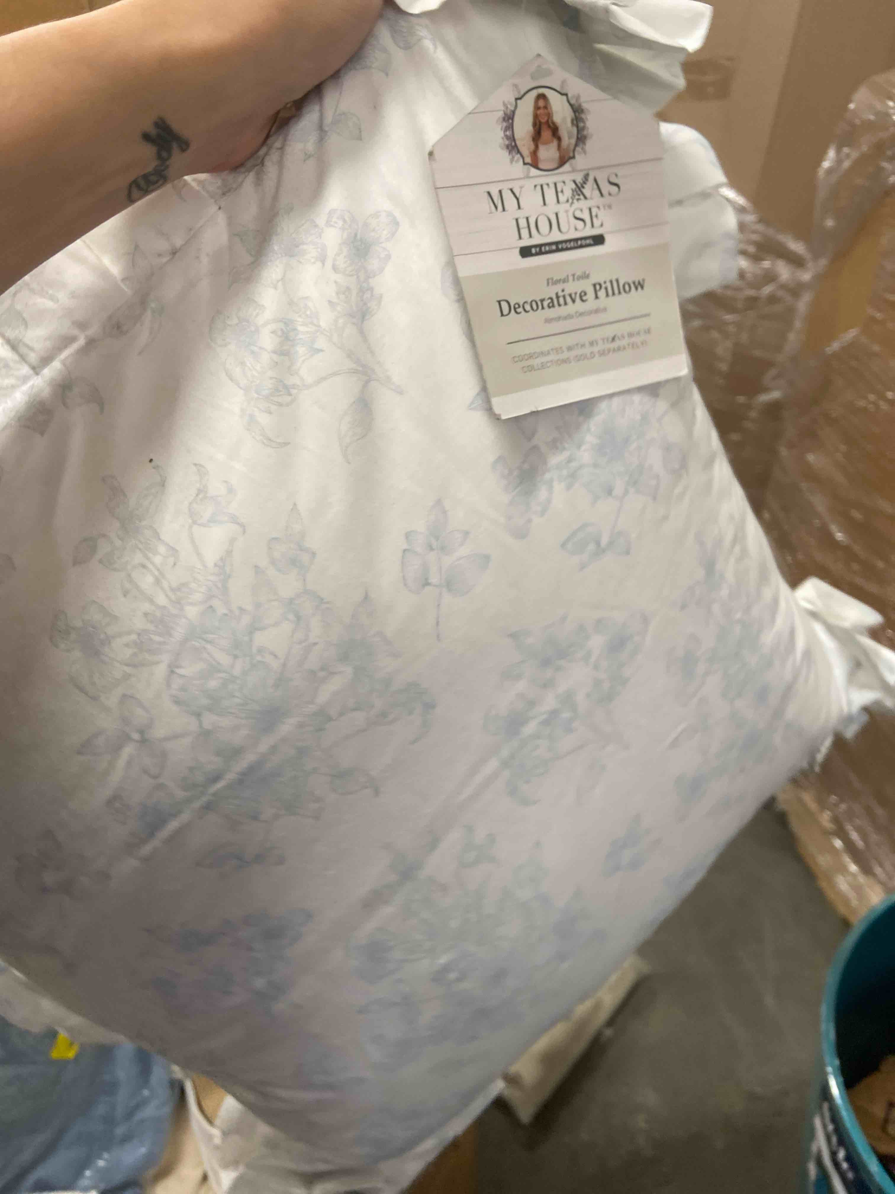 Condition photo showing New/Like New for my texas house 18  x 18  white/blue floral toile pleated decorative pillow