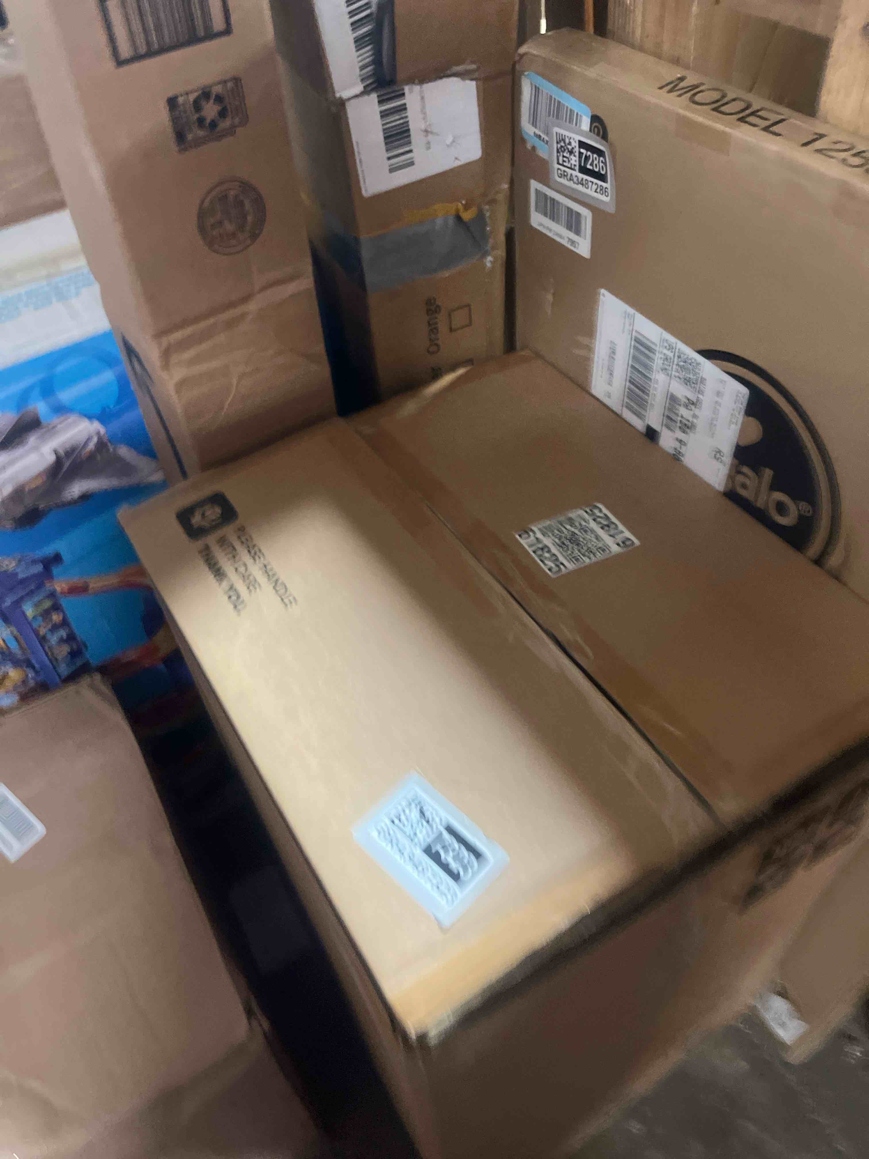 https://s3.amazonaws.com/lotting-images-prod/phillipi/GRA3487323_1757616700547.jpeg