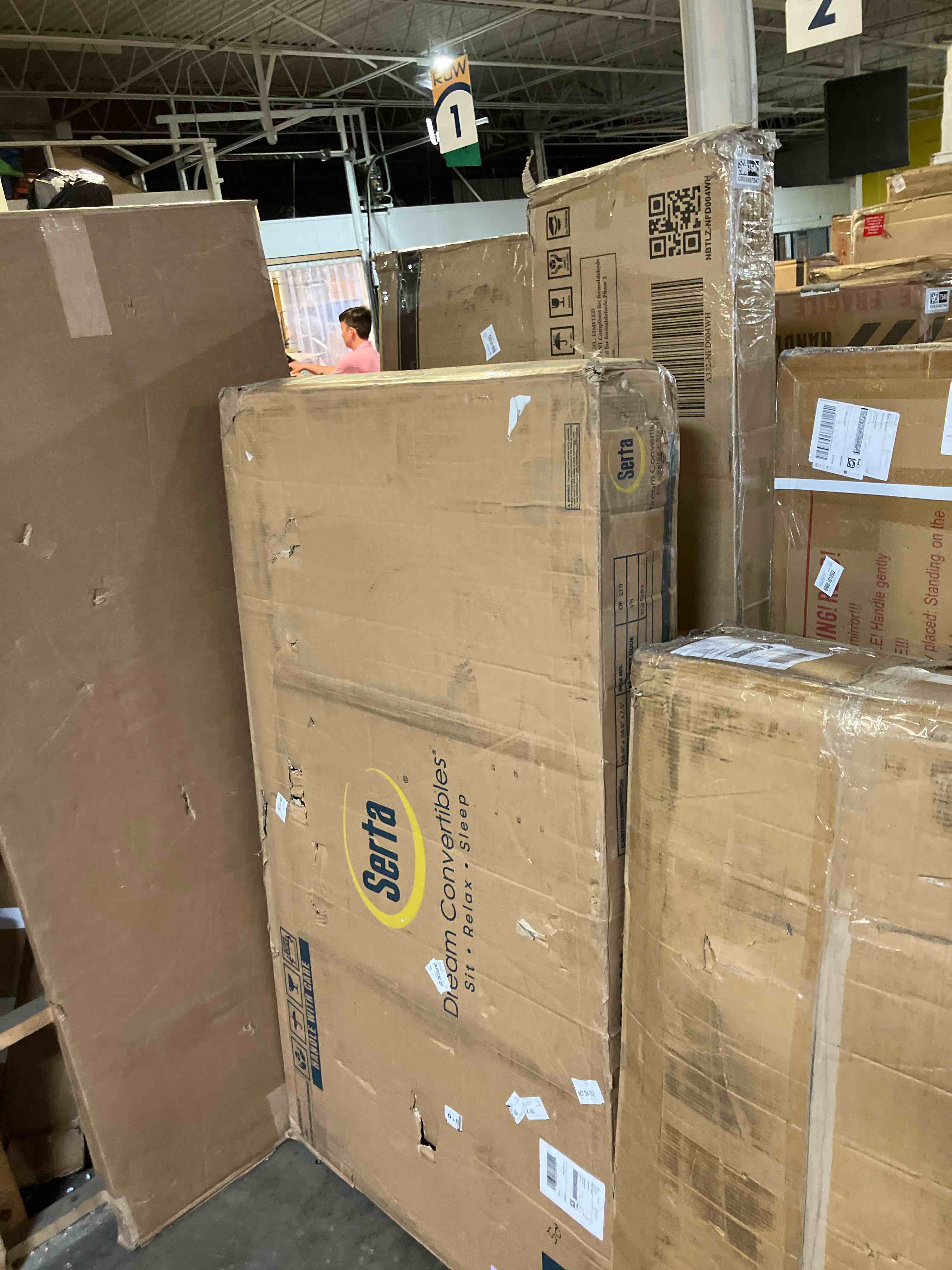 https://s3.amazonaws.com/lotting-images-prod/phillipi/GRA3487551_1758127041097.jpeg