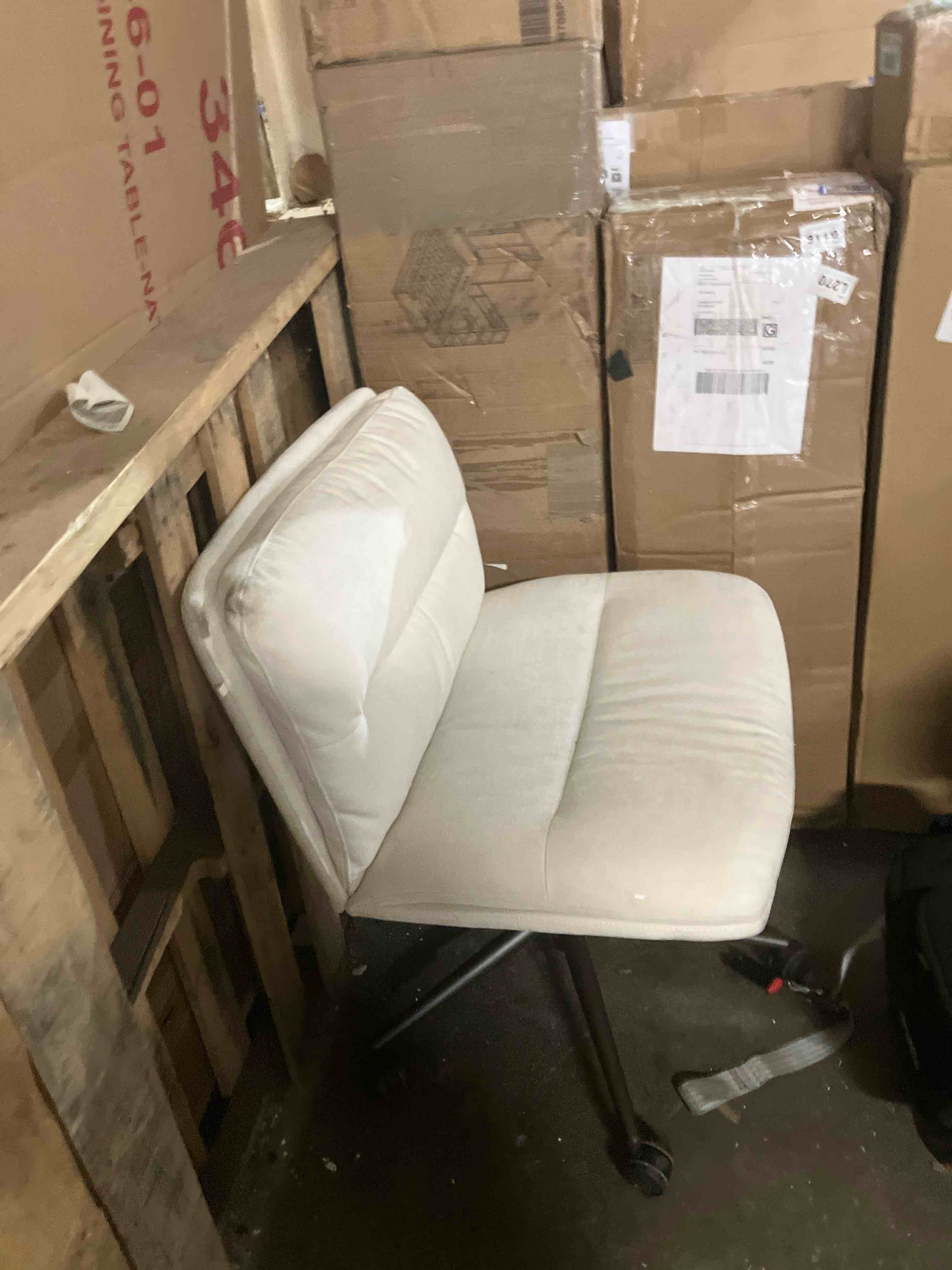 https://s3.amazonaws.com/lotting-images-prod/phillipi/GRA3488716_1760376634943.jpeg