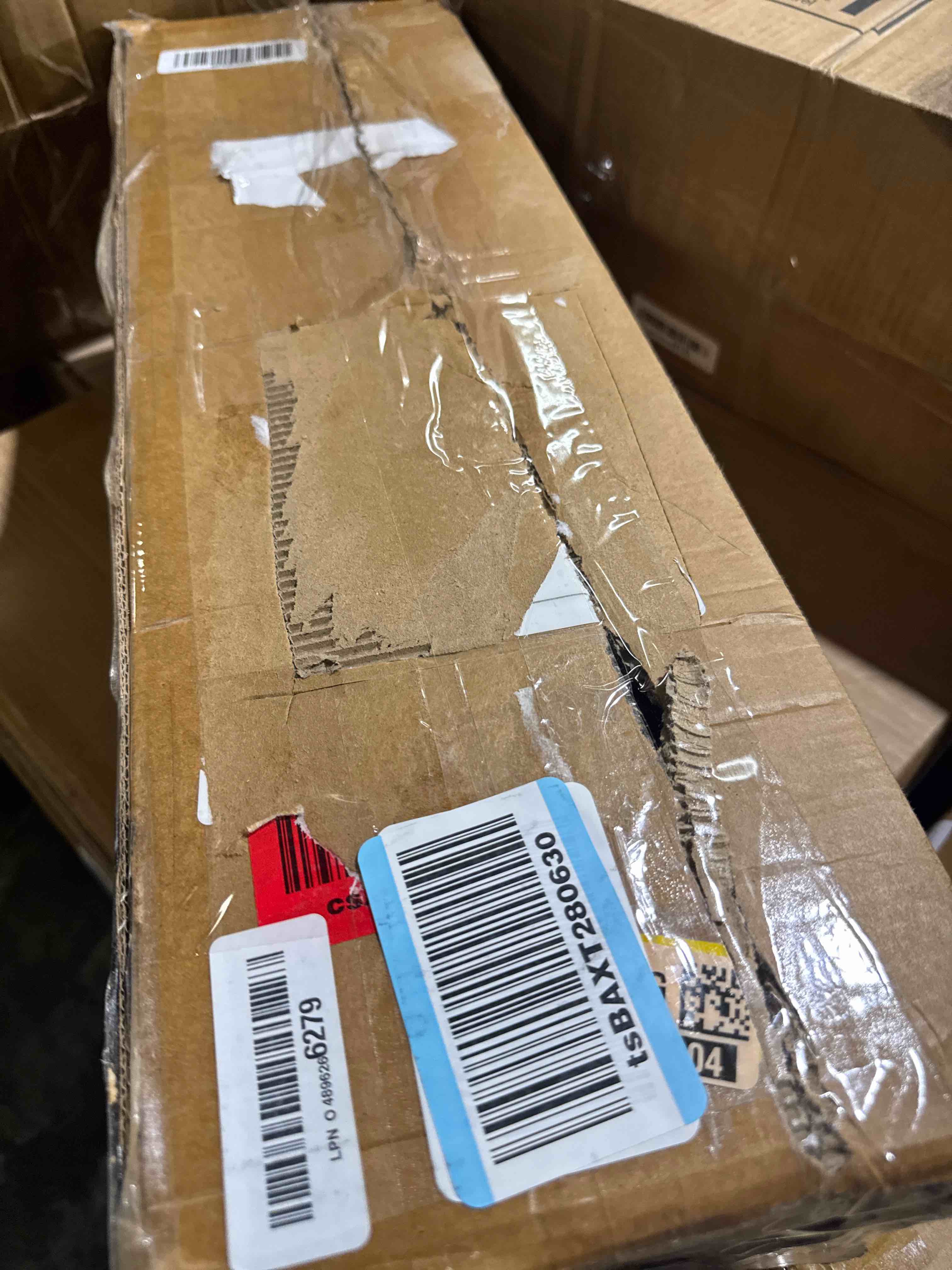 Condition photo showing New/Like New for driver side rear brake tail light assembly replacement for toyota camry 2018 2019 2020 left tail lamp 8156006720 to2804134