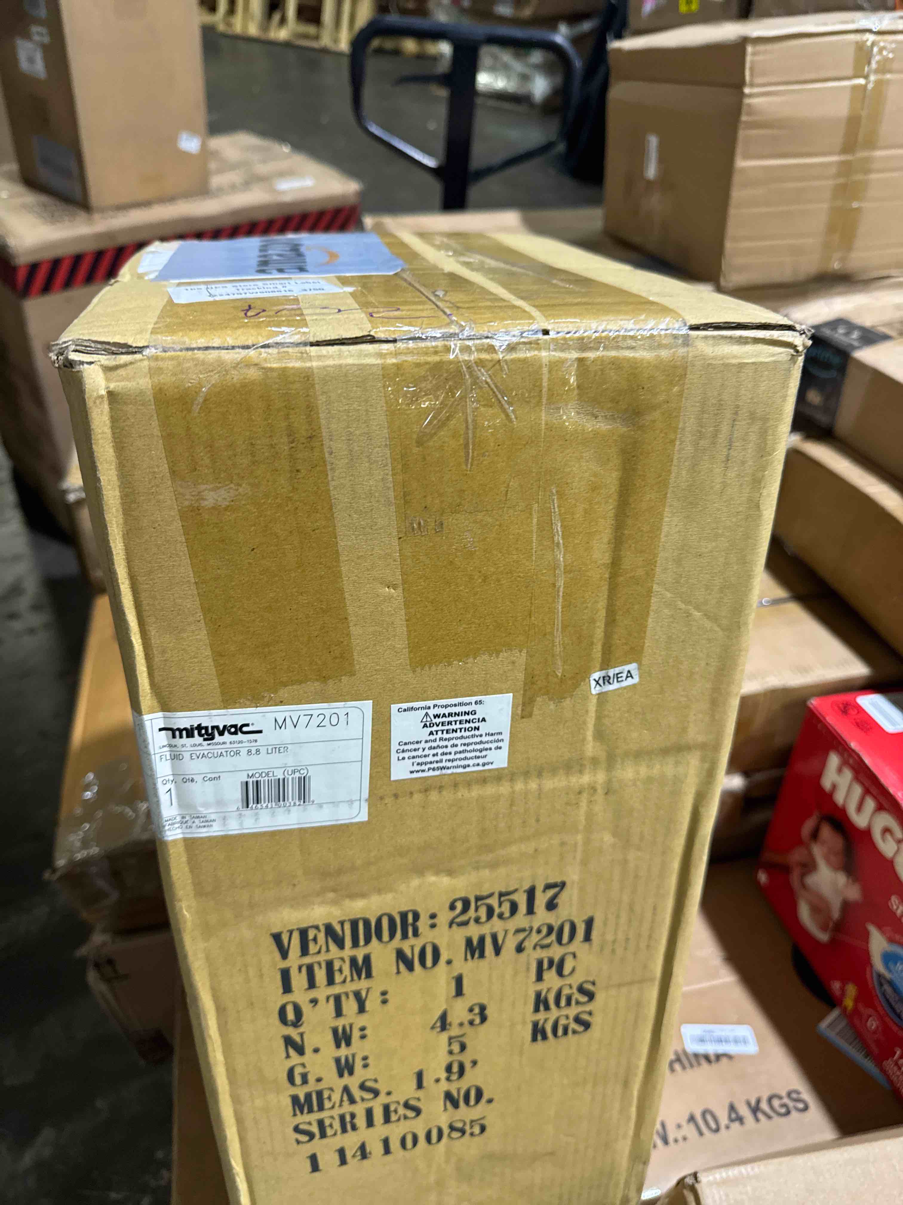 Condition photo showing New/Like New for mityvac 7201 2.3 gallon fluid evacuator extractor and dispensing pump, push button, manual operation, chemical-resistant polyethylene, automatic overflow prevention, quick-drain spout, large base