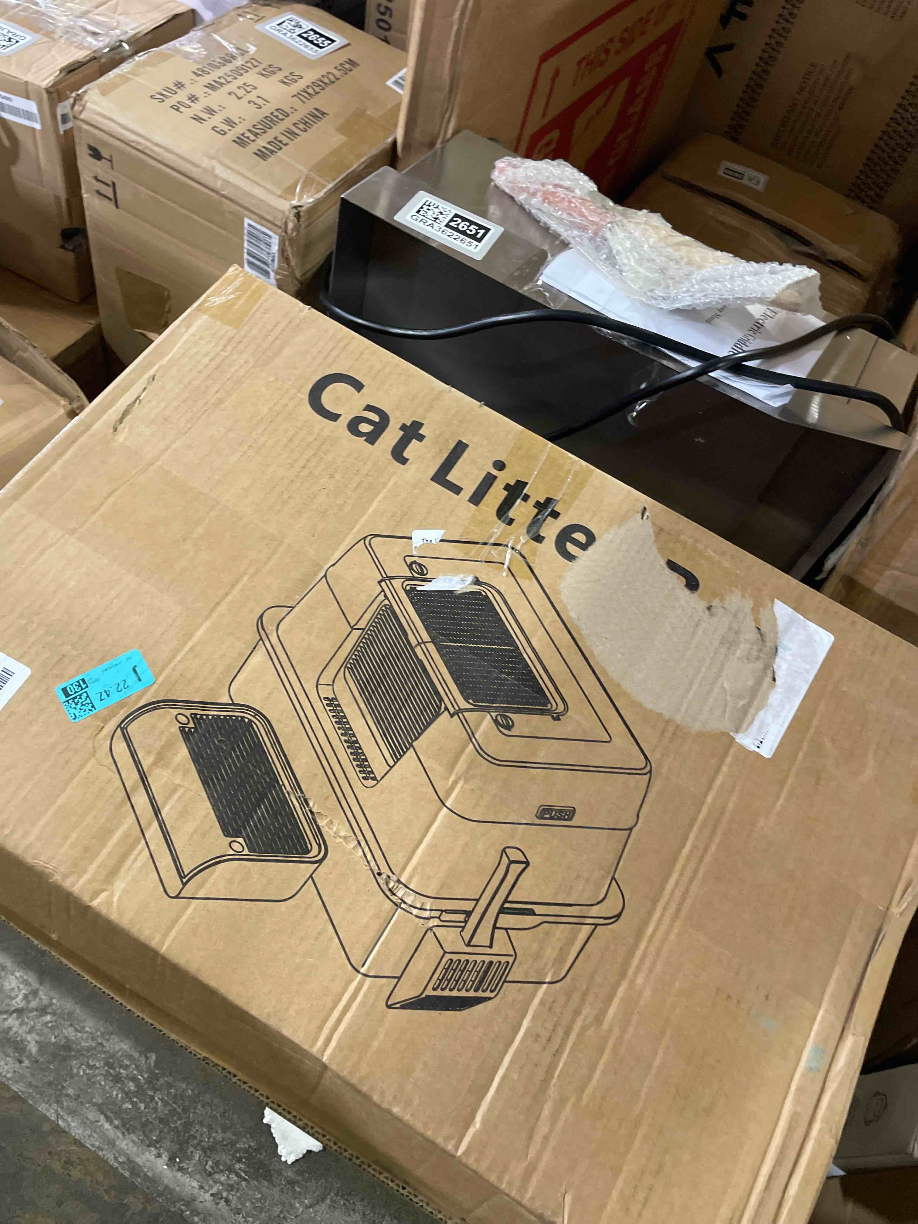 Condition photo showing New/Like New for stainless steel cat litter box fully enclosed, extra large metal high sided cat box with 120° fully transparent see-through flip lid, scoop & mat - grey - xl