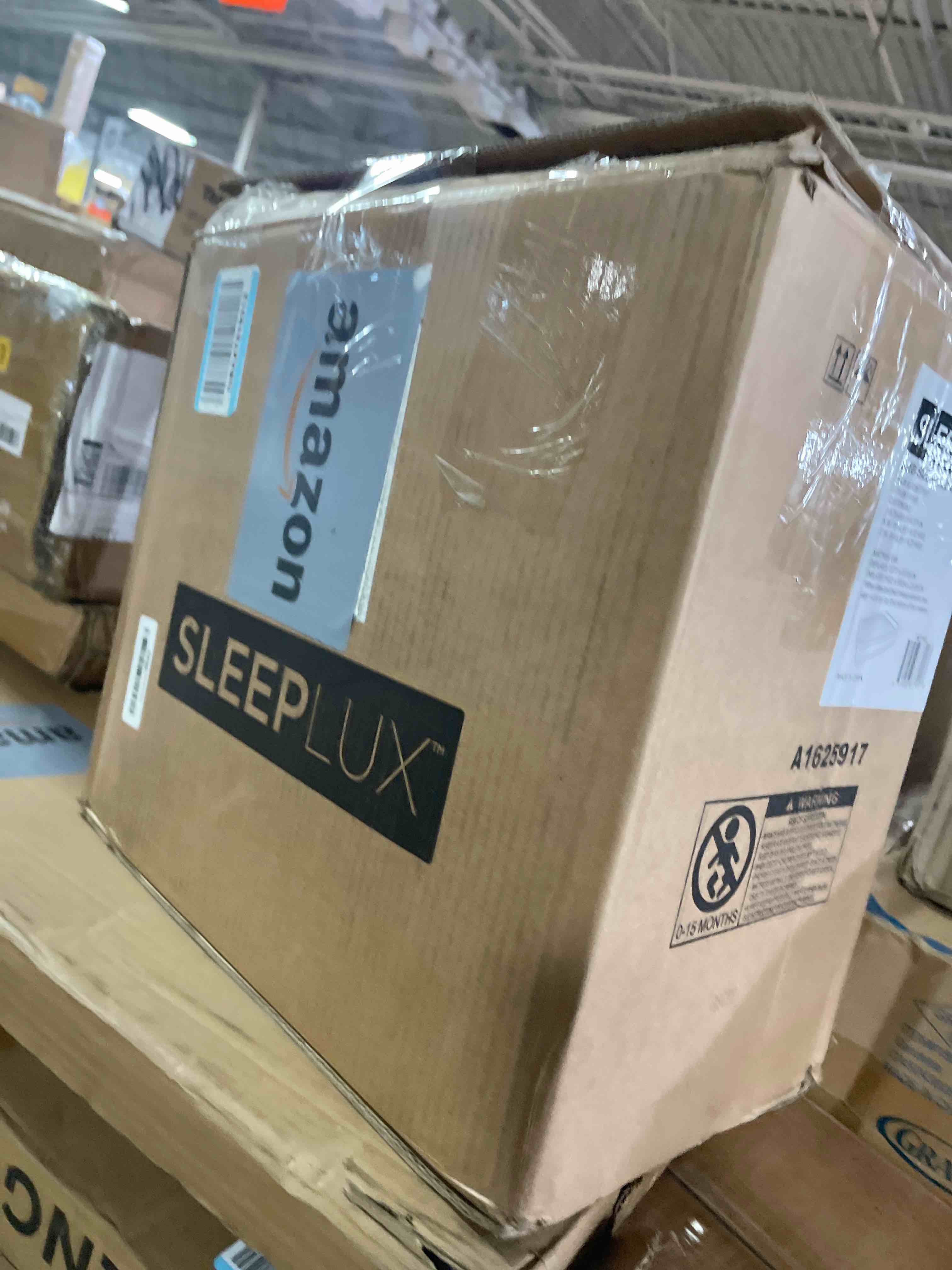 Condition photo showing New/Like New for sleeplux durable inflatable air mattress with built-in pump, pillow and usb charger, 22" tall queen queen 22"