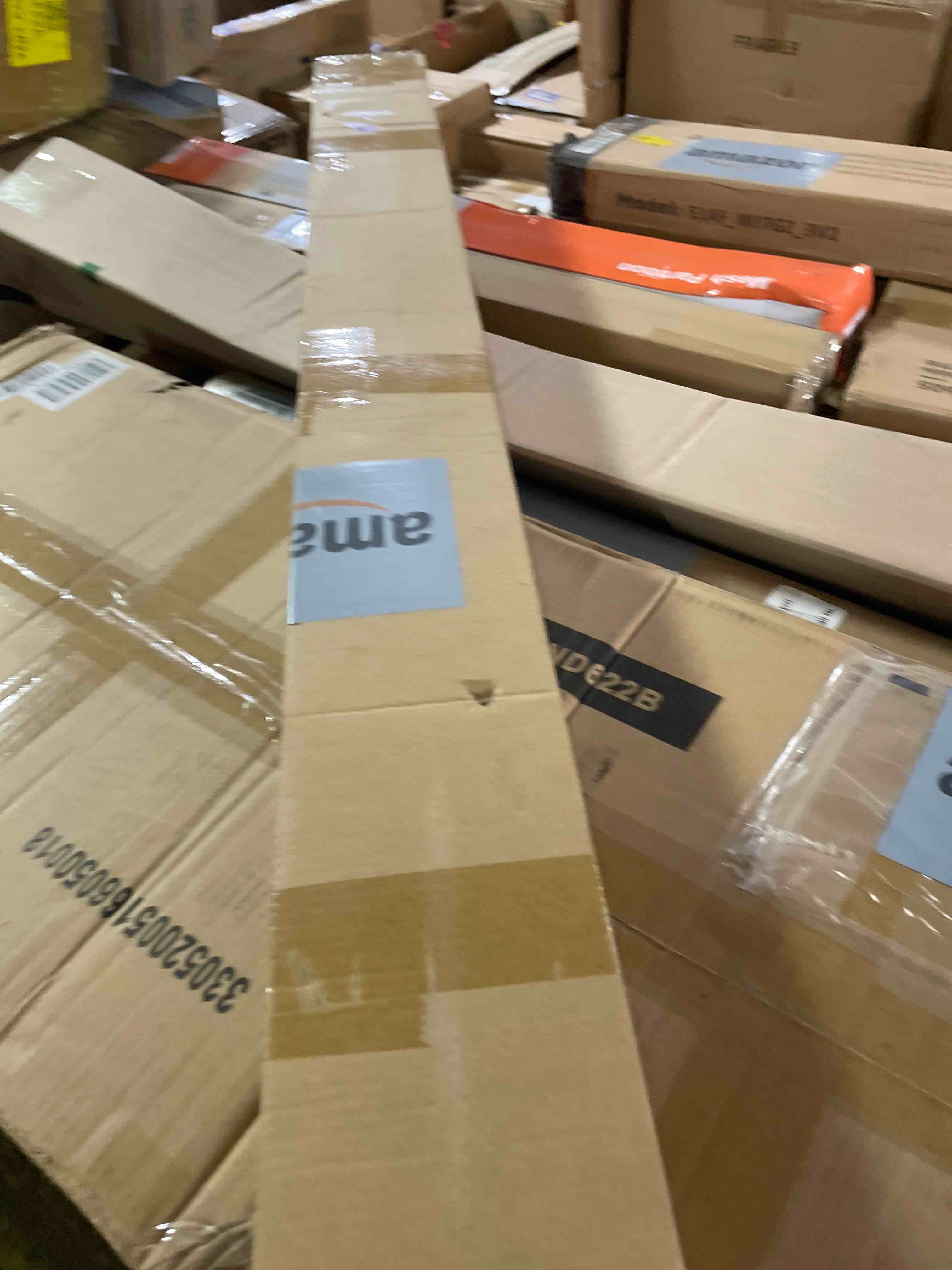 Condition photo showing New/Like New for brtstiun led shop lights for garage, 4ft linkable garage ceiling light, t8 5000k daylight plug in hanging led light fixture for workshop, warehouse, basement, 6 pack 45w 6300lm