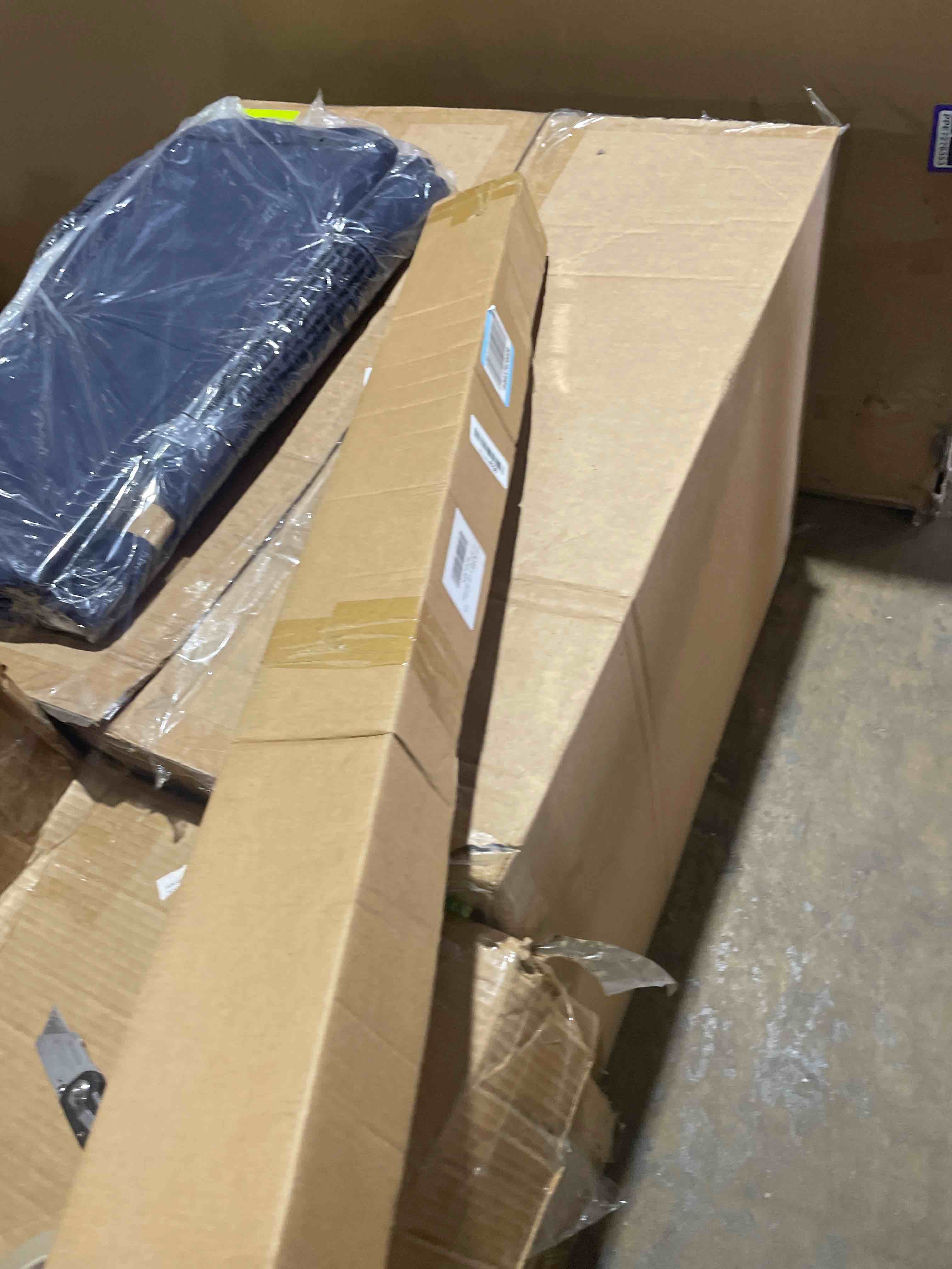 Condition photo showing New/Like New for mexau black tension curtain rods for windows 41-146 inches heavy duty tension rod adjustable curtain rods no drilling for bathroom living room outdoor patio hold up blackout curtains and non slip 41-146in-1 pack black