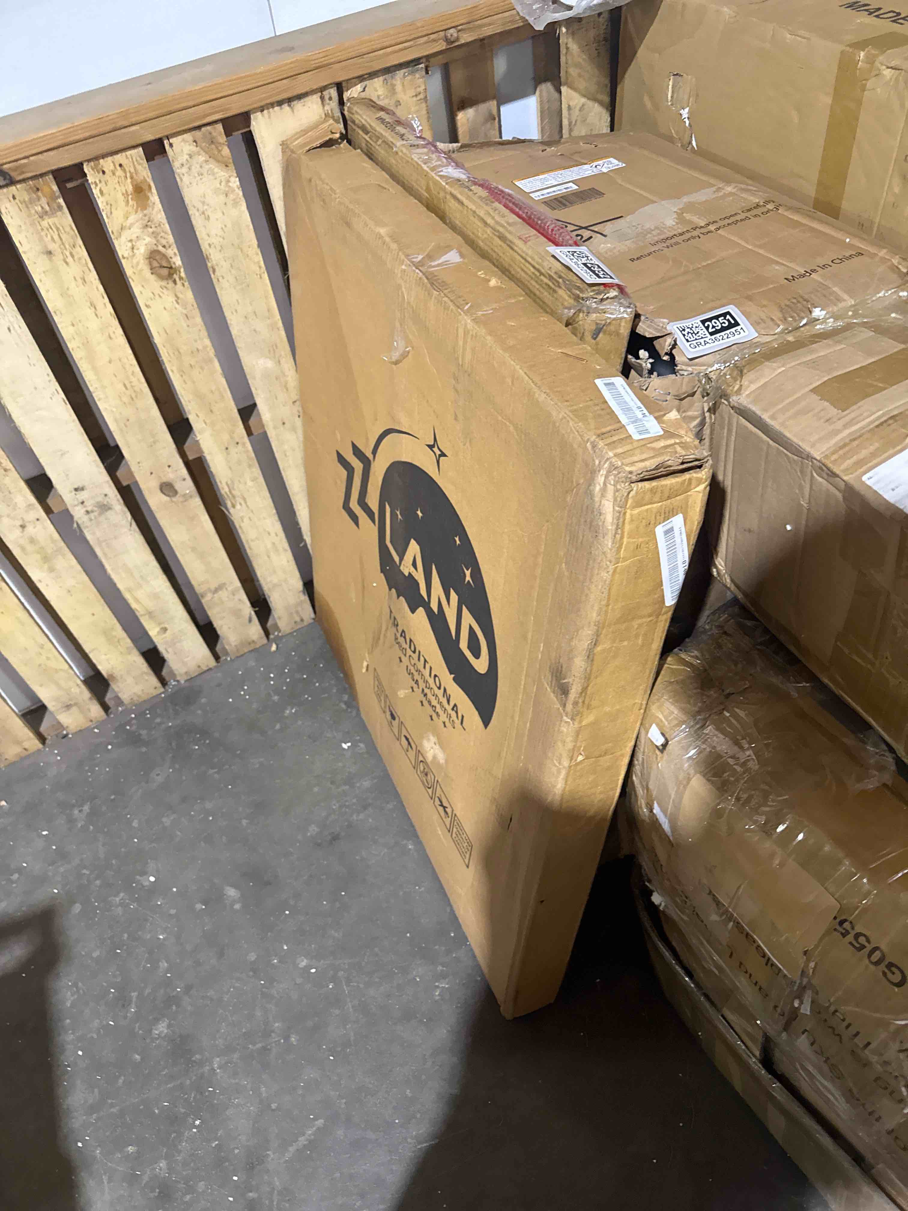 Condition photo showing New/Like New for glance 1.5-in low profile twin box spring
