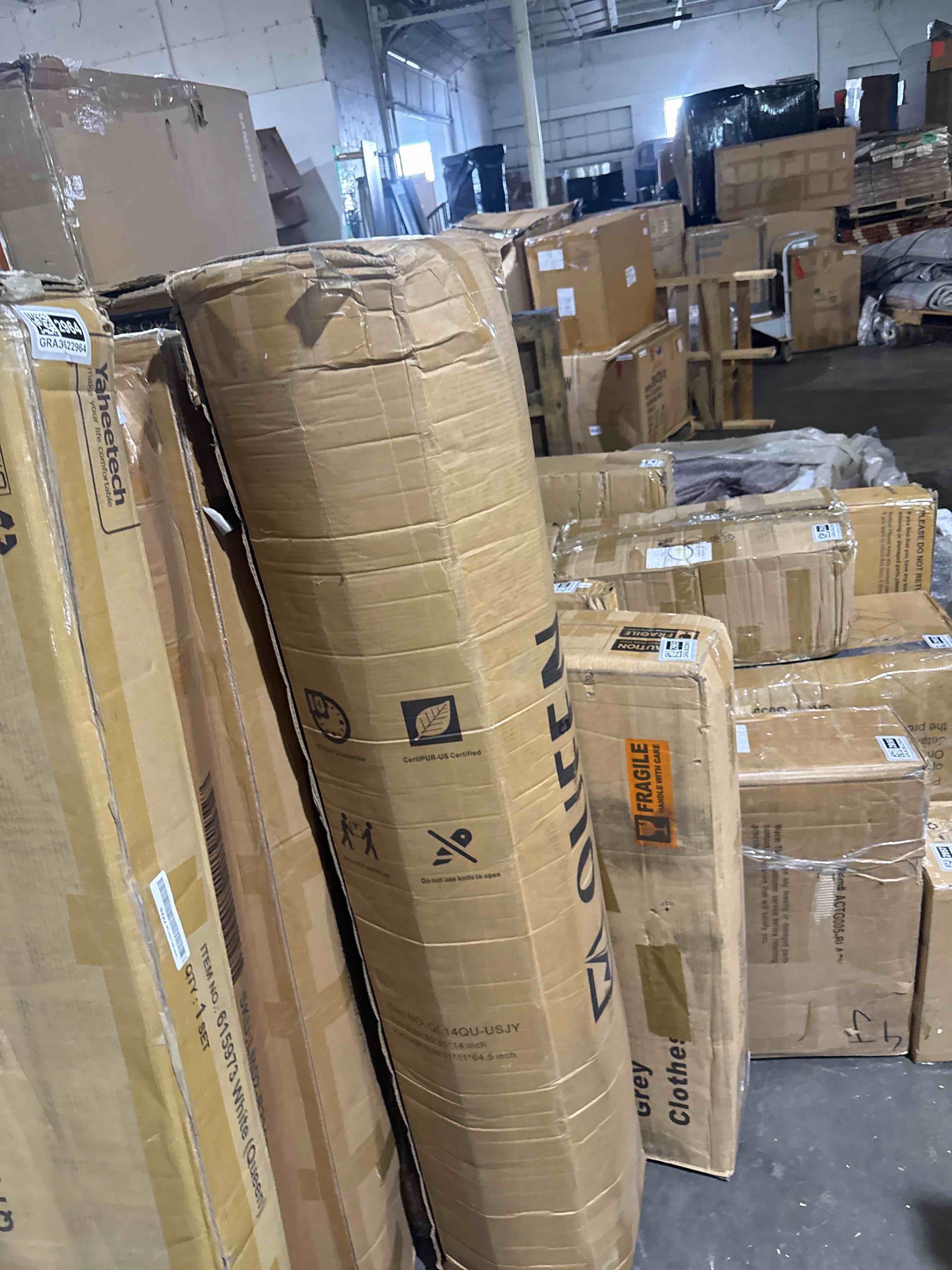 Condition photo showing New/Like New for queen size mattress 14 inch, hybrid mattresses in a box, medium firm individual pocket springs fiberglass free breathable and stress-relieving certipur-us 80" x 60"