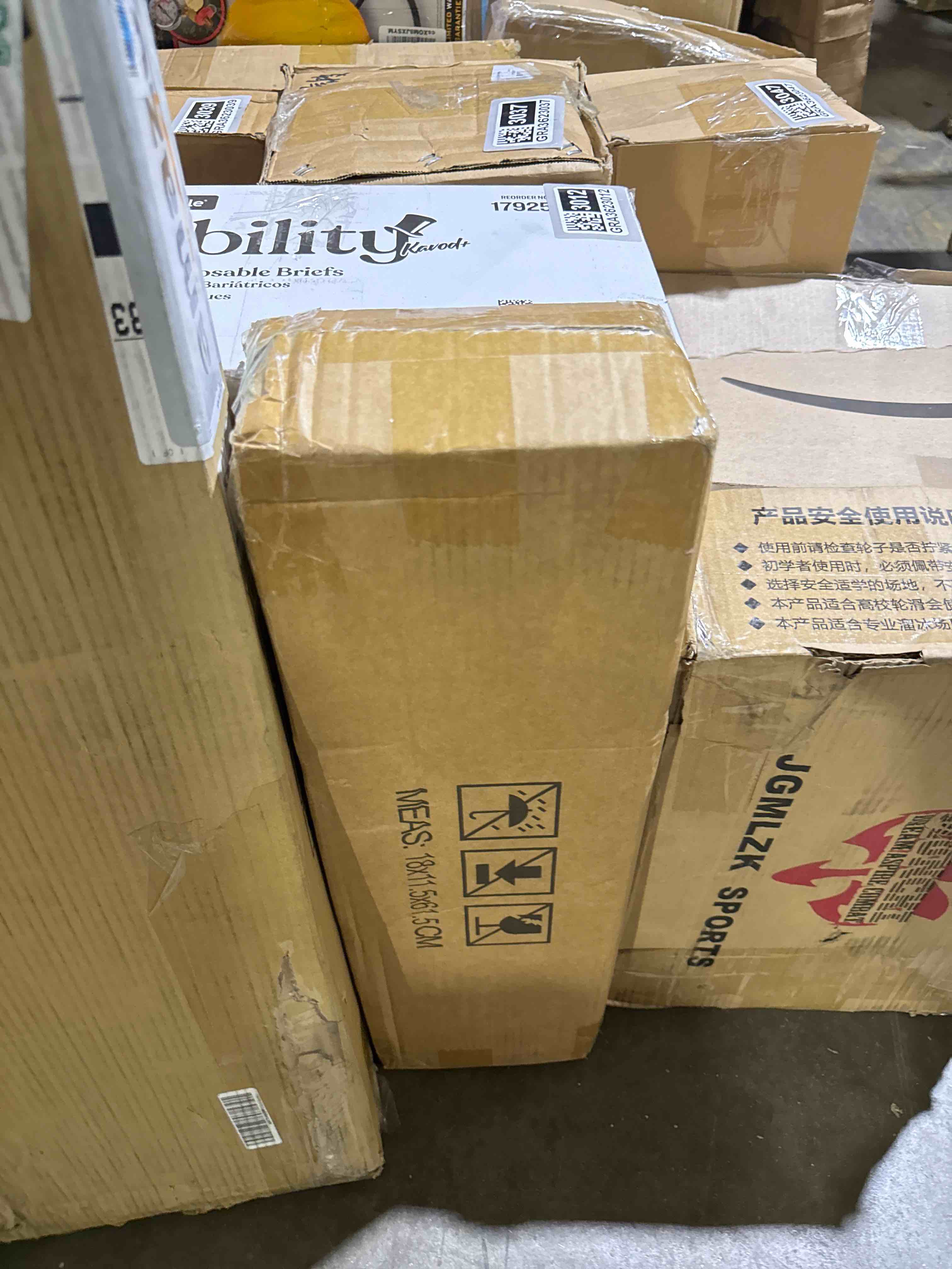 Condition photo showing New/Like New for low profile fuel tank console kit cover compatible with harley touring 2023-2026 cvo street glide,cvo road glide st,street glide ultra,road glide black