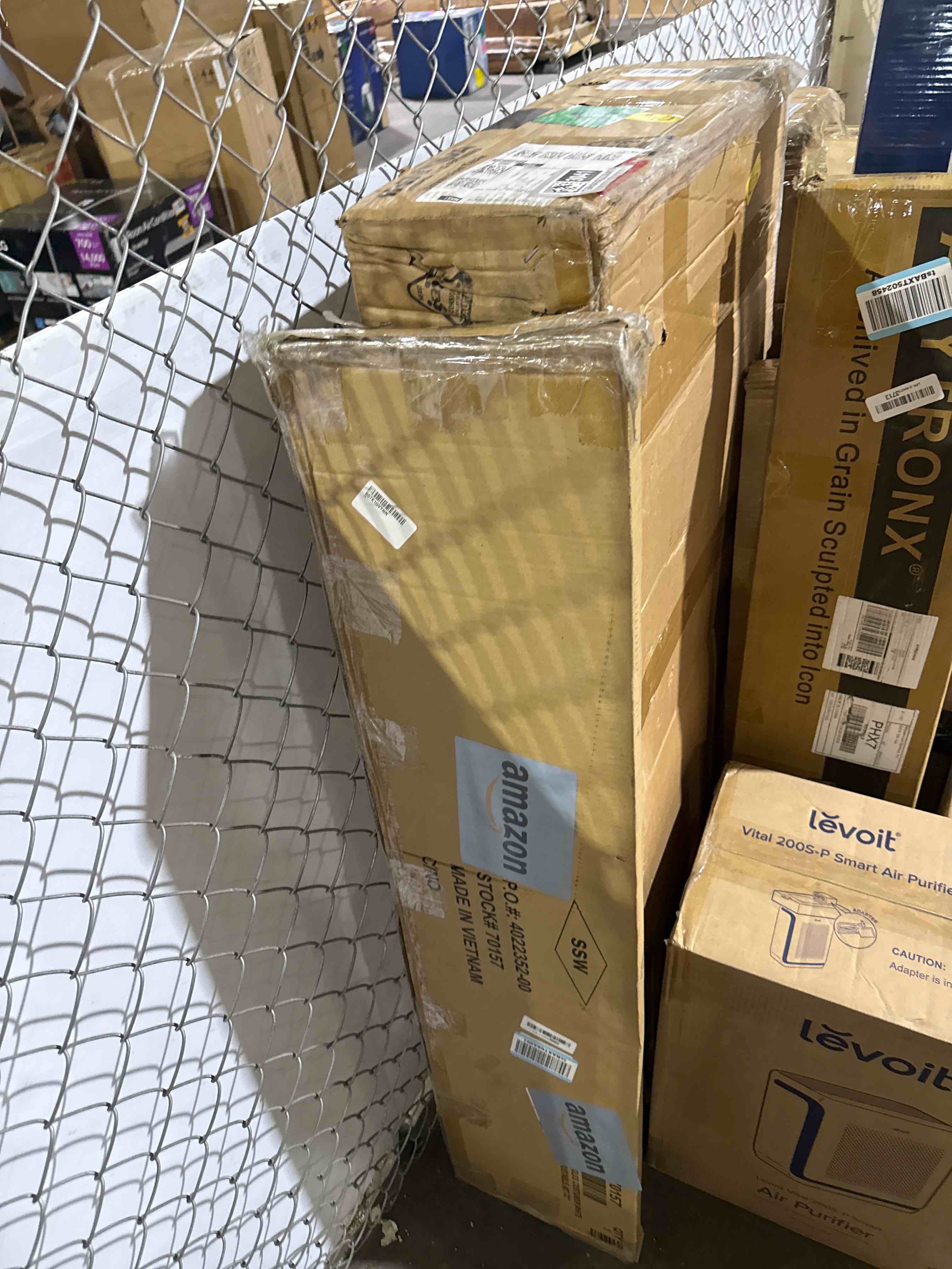 Condition photo showing New/Like New for sswbasics adjustable white costumer stand – single arm clothes rack - retail clothing and garment display stand – ideal for showcasing hanging items in thrift shops, boutiques and retail stores