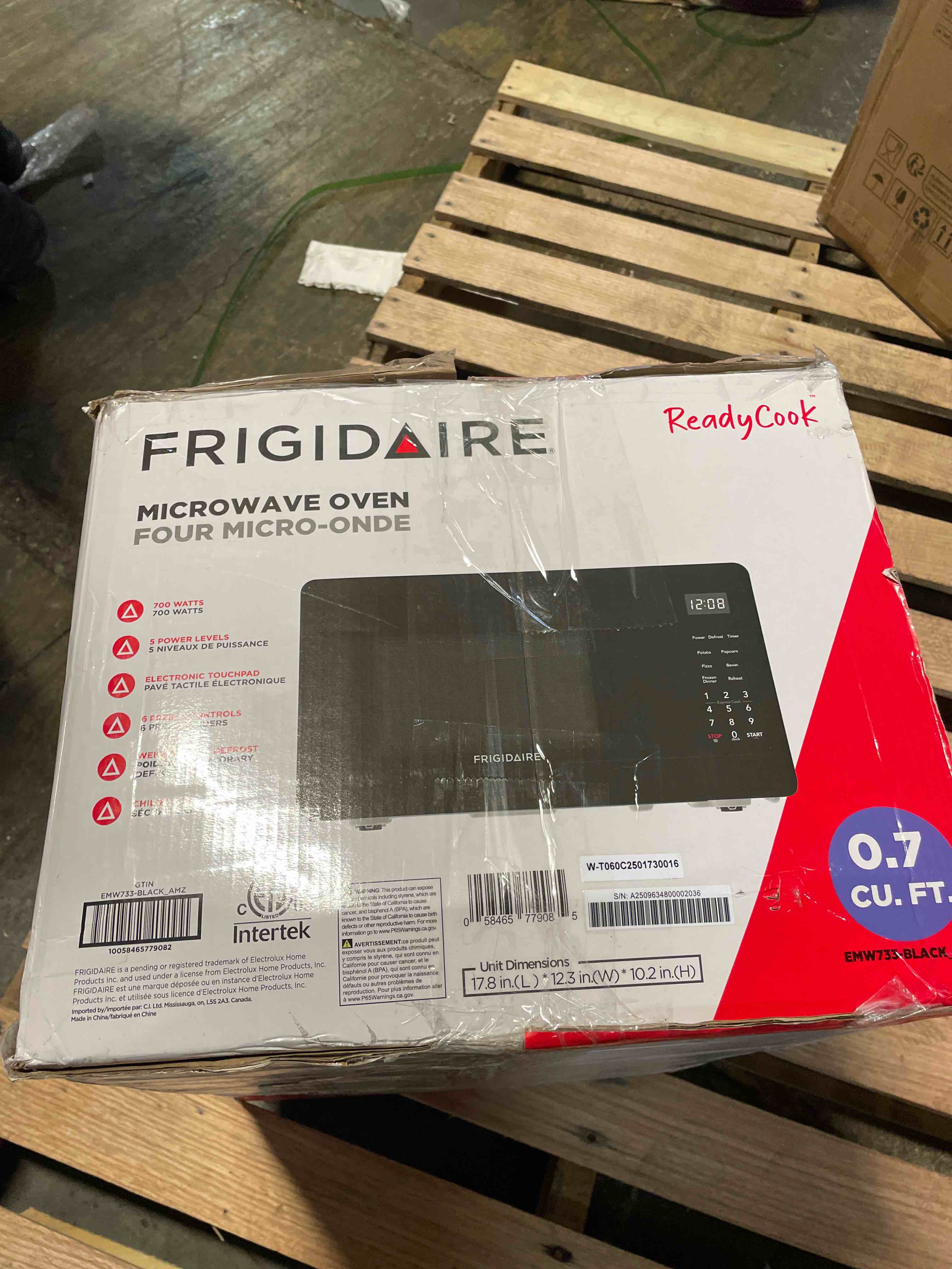 Condition photo showing As Is for frigidaire emw733blackamz 0.7 cu. ft. microwave, black (used)