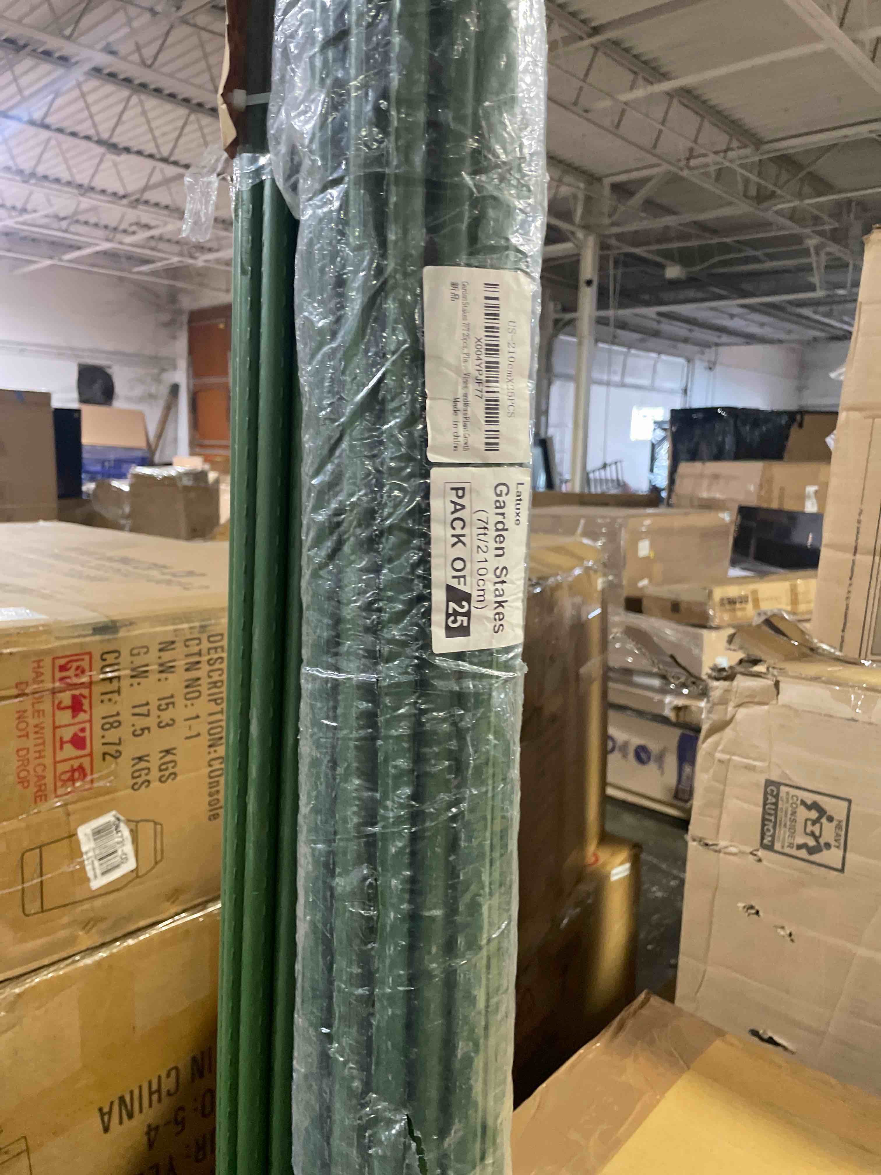 Condition photo showing New/Like New for garden stakes 7ft, plastic coated steel plant stakes 25pcs specifically designed for climbing plants, ideal for tomatoes, beans, cucumbers, peppers, vines, and more plant growth