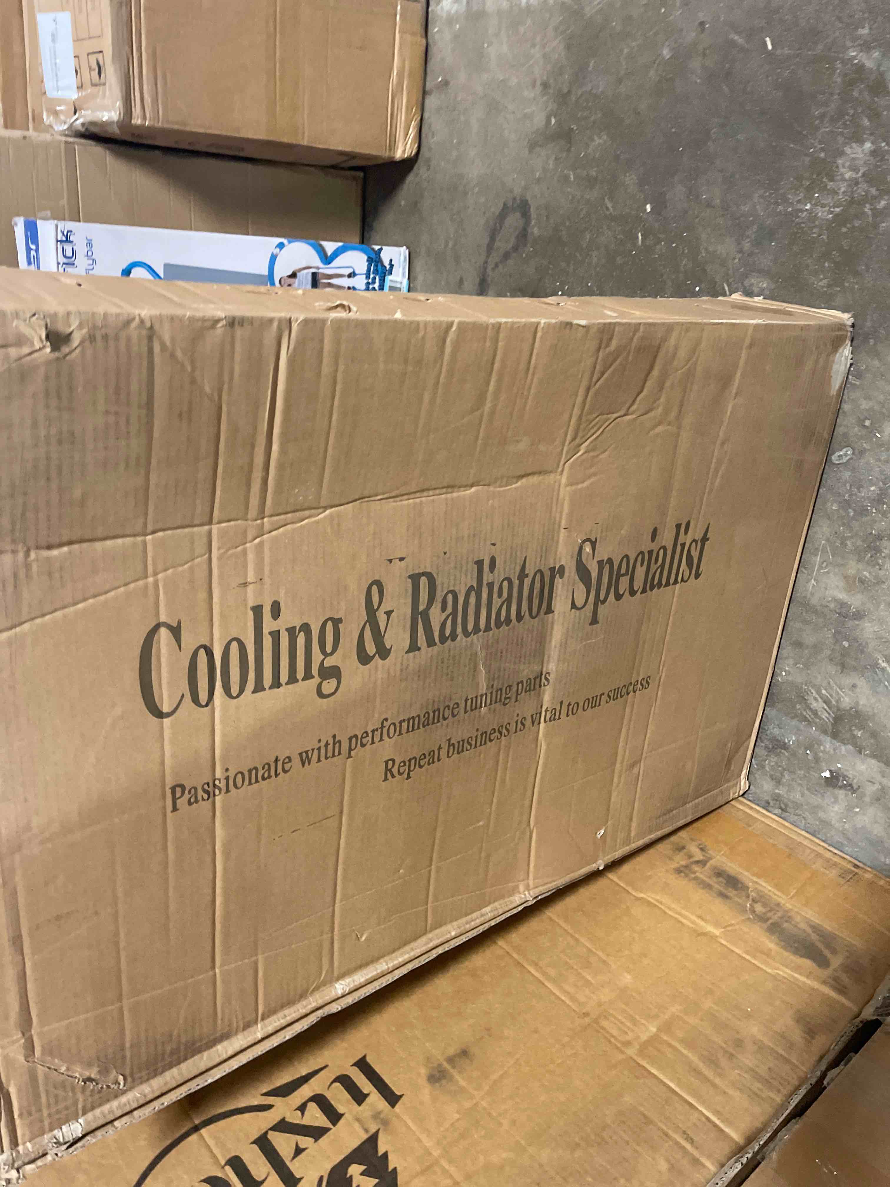 Condition photo showing New/Like New for alloyworks cu716 radiator for 1973-1987 chevy c10 c20 c30 pickup gmc, for 1973-1991 blazer v8 suburban engine, for jimmy 5.0l 5.7l v8 1981-1991 radiators(3 row, full aluminum, 19 x 28-1/4" core)