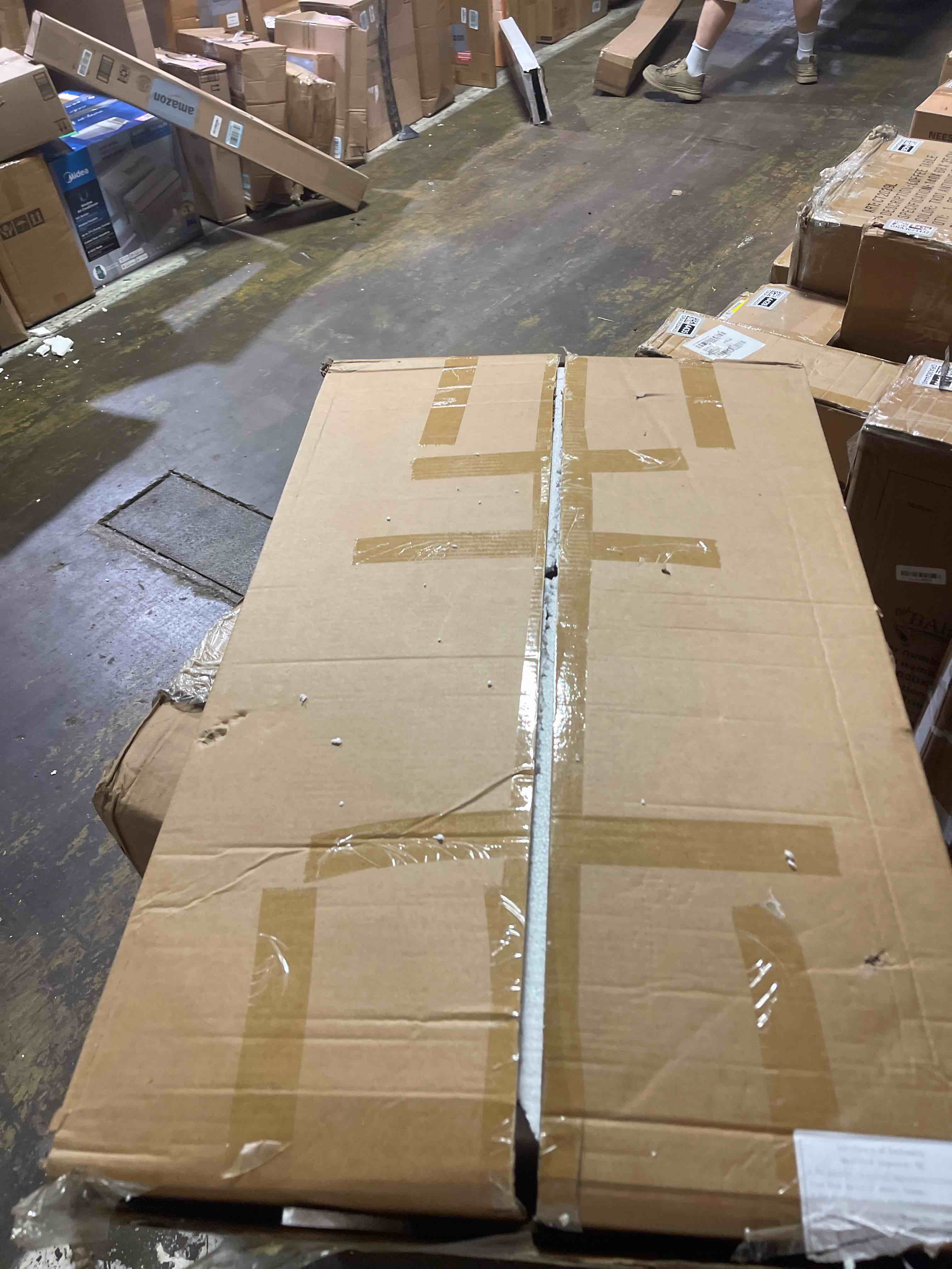 Condition photo showing New/Like New for non-drilling truck rack, heavy duty steel extendable truck bed ladder rack, fit for 52" to 71" wide truck bed, 800 lb. capacity