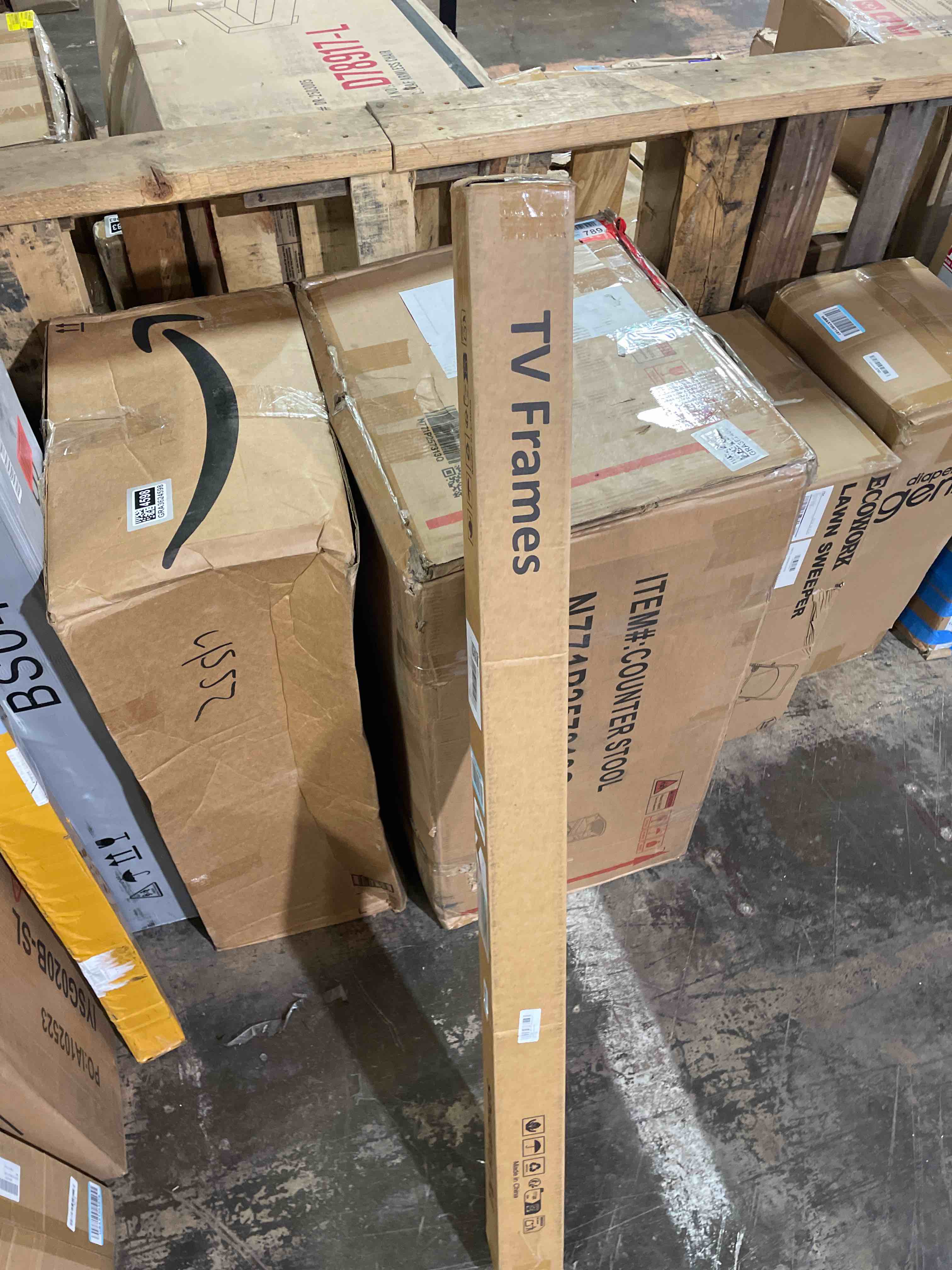 Condition photo showing New/Like New for vueframe tv frames 55" deco only for samsung the frame tv and pro tvs (fits 2021-2026, ls03a, ls03b,