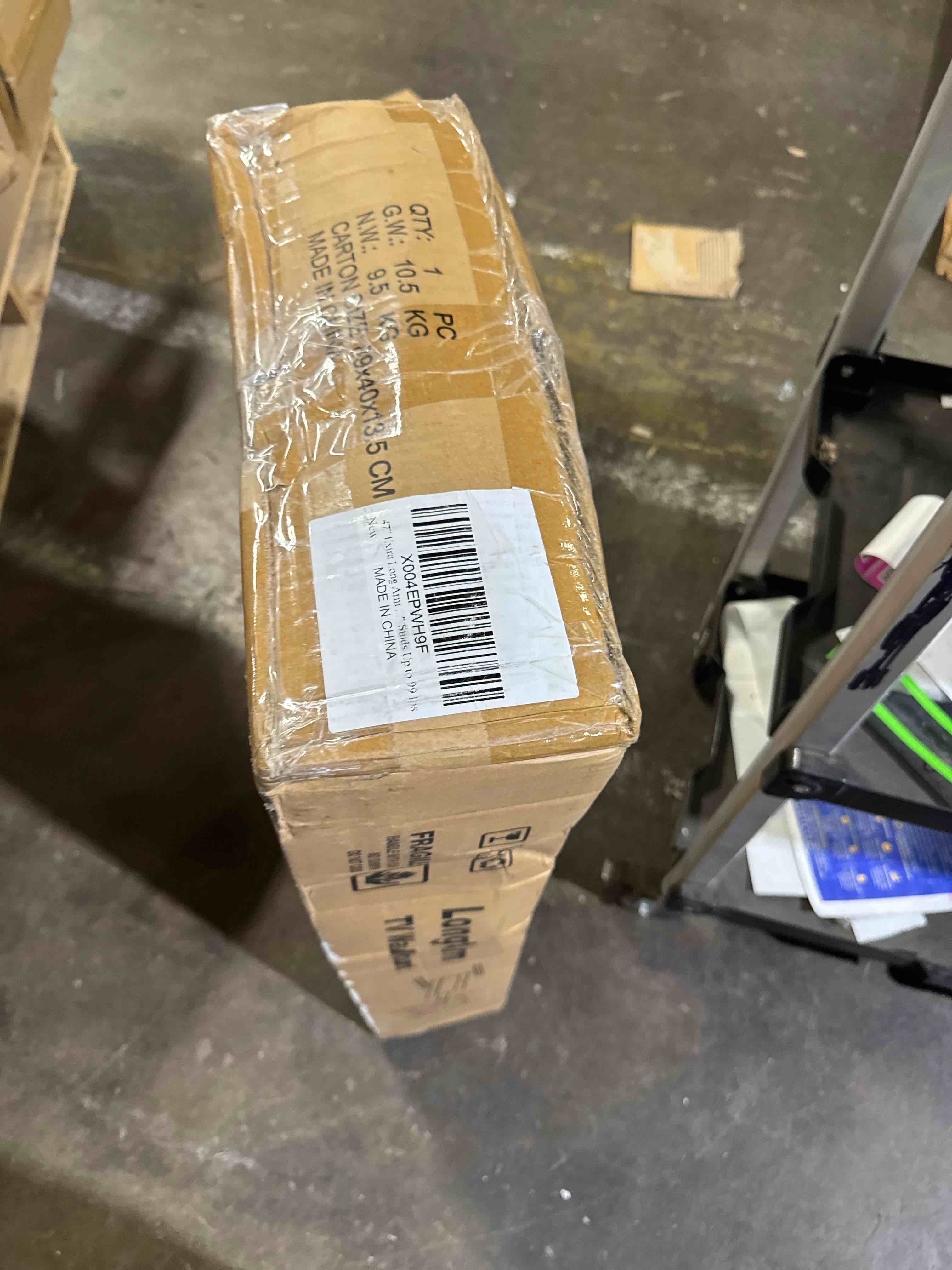 Condition photo showing Good Condition for 47” extra long arm tv wall mount for 37-80 inch tv, full motion corner tv mount with extension articulating arm swivel and tilt, max vesa 600x400mm, fits 16" 18" studs up to 99 lbs