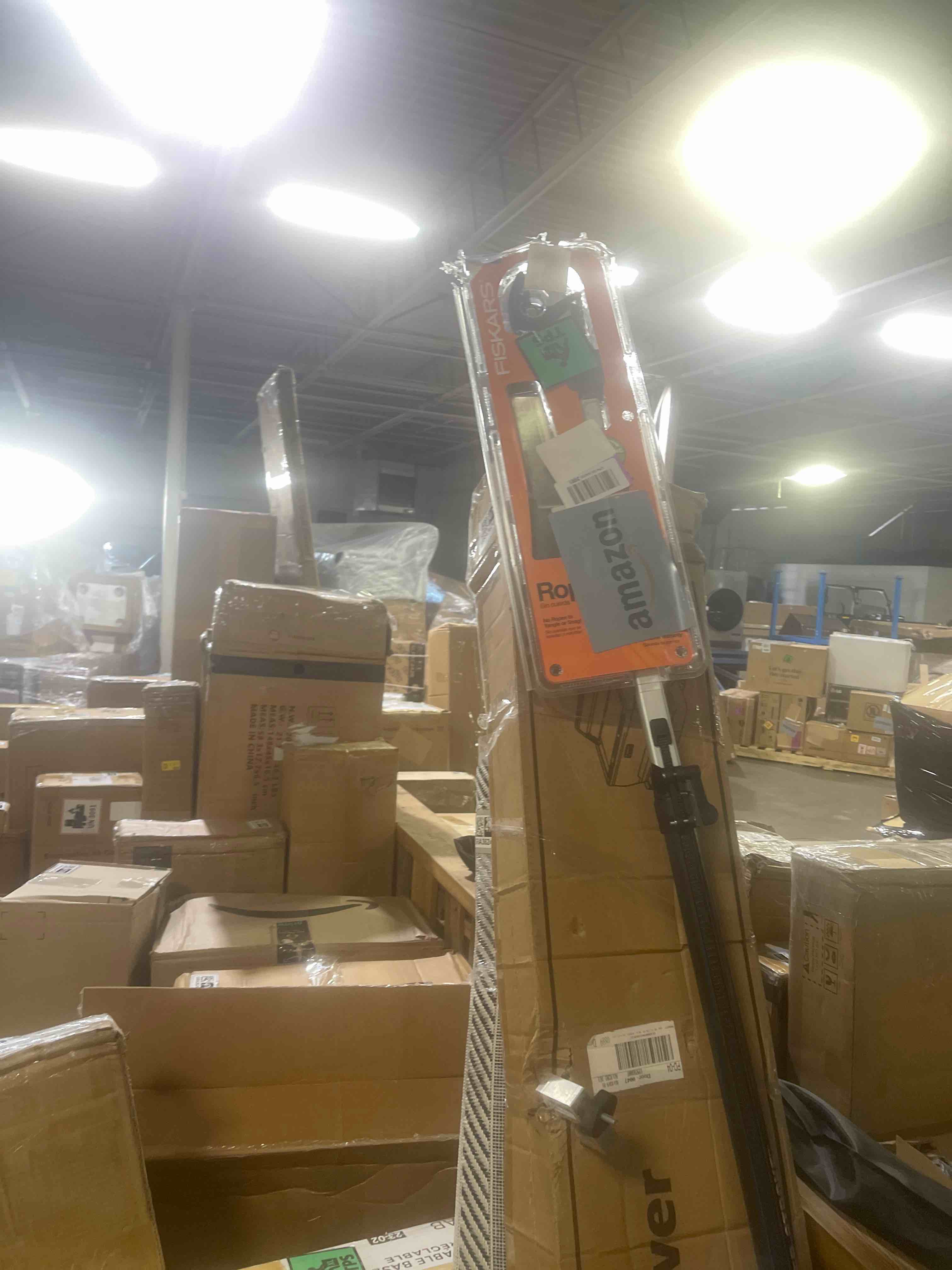 Condition photo showing New/Like New for fiskars 5ft ropeless tree trimmer with rotating head, long handle stik pruner, branch cutter to prune high branches or low shrubs, garden and yard tools 5 ft rope-free pruner