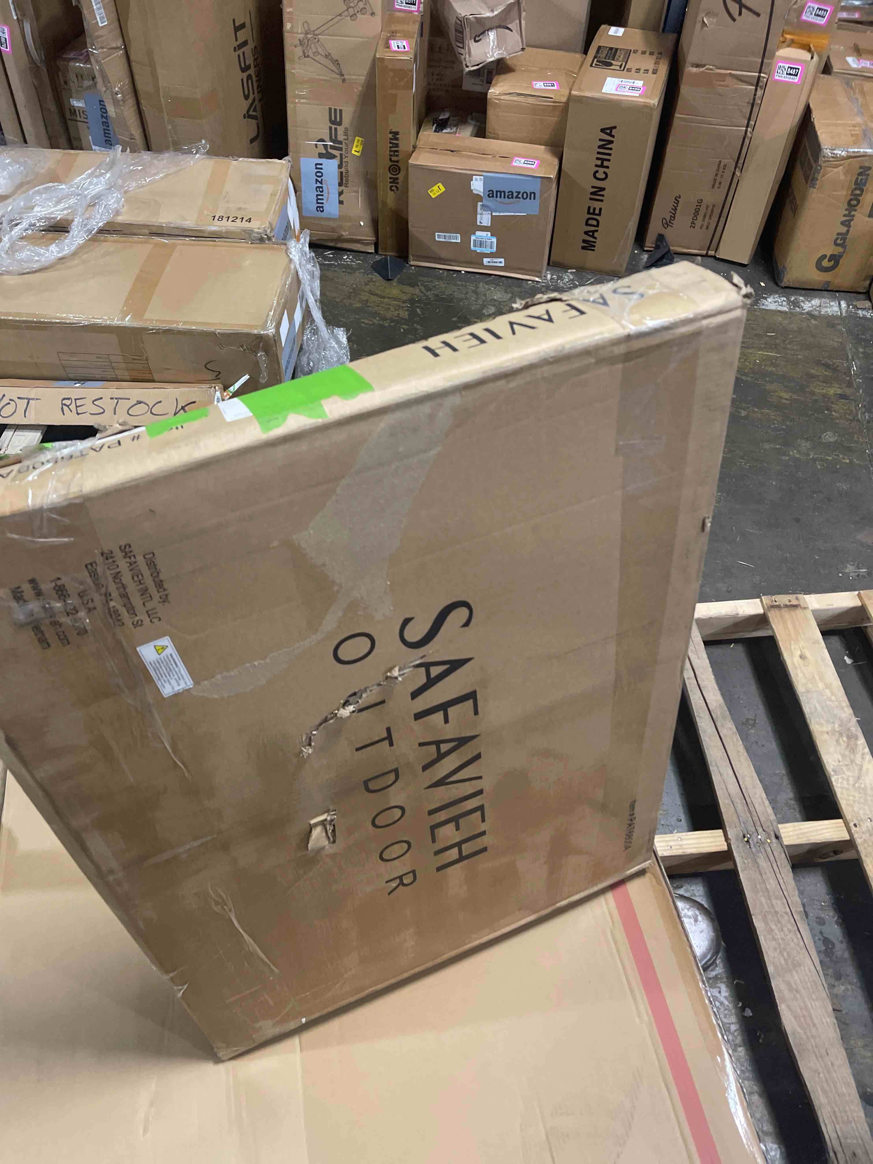 Condition photo showing New/Like New for safavieh oliveira cushion box