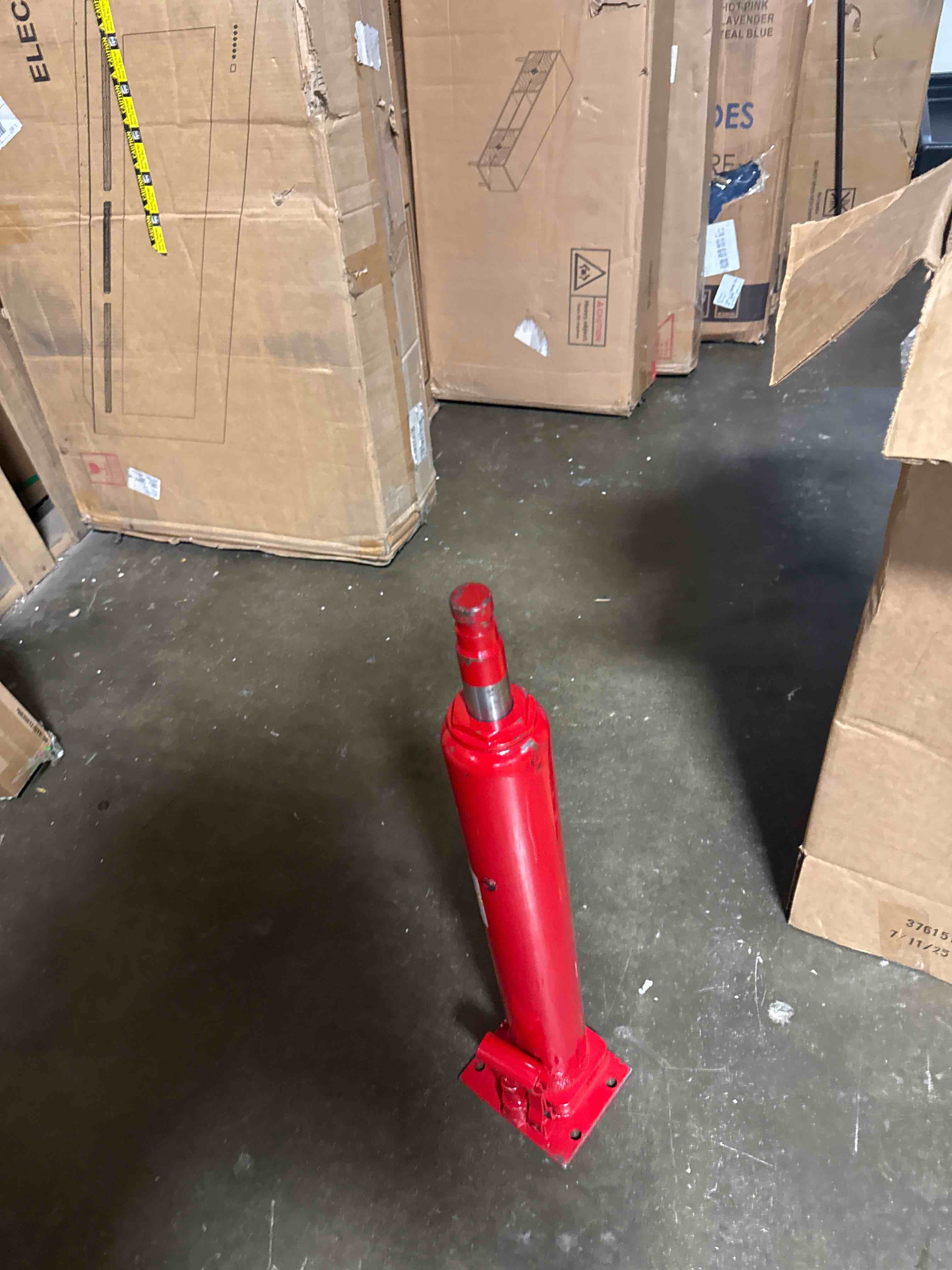 Condition photo showing Good Condition for zinko 8 ton long ram hydraulic jack model: zmhl-8sp-1 (used)