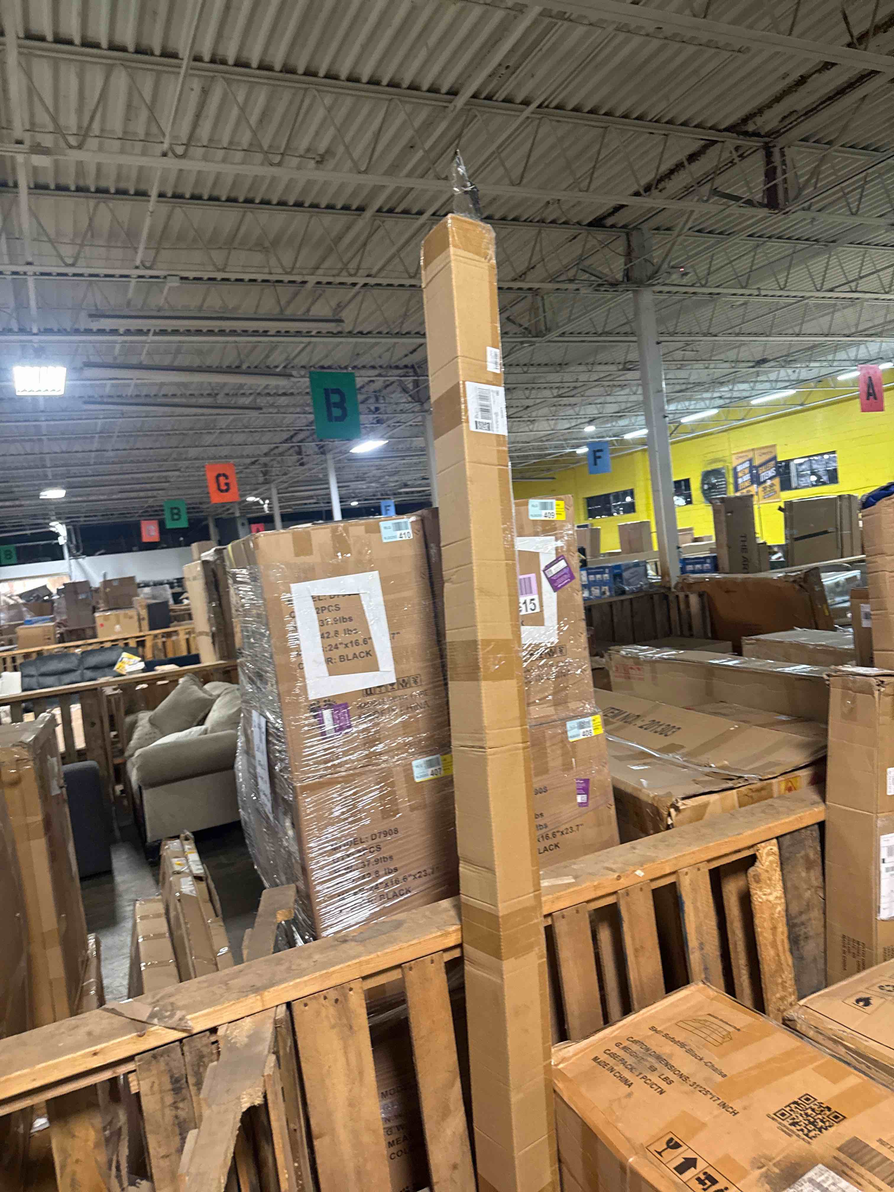 Condition photo showing New/Like New for royhom clear chair mat for hardwood floor 58 x 84 inches, clear floor mat for rolling chairs, desk hard surface pad, waterproof rectangle protector pad
