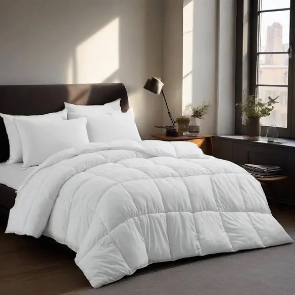 Puredown All Season Down Alternative King Size Comforter (White)