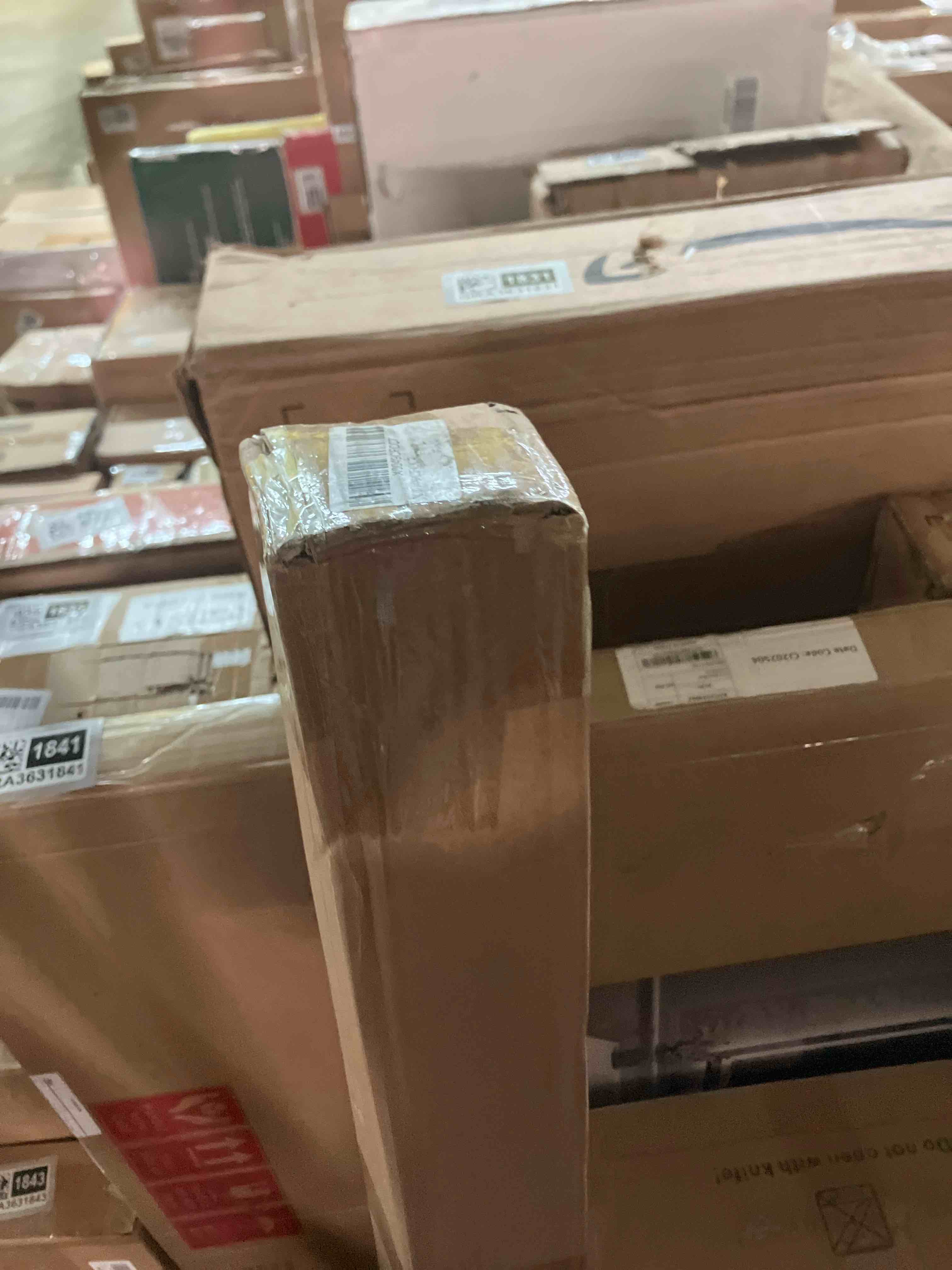 Condition photo showing New/Like New for 7 Pack 4.7 FT x 5/8 inch Iron Stair Balusters Round Horizontal Bar Baluster, Matte Black Hollow Stair Baluster for Indoor Staircase