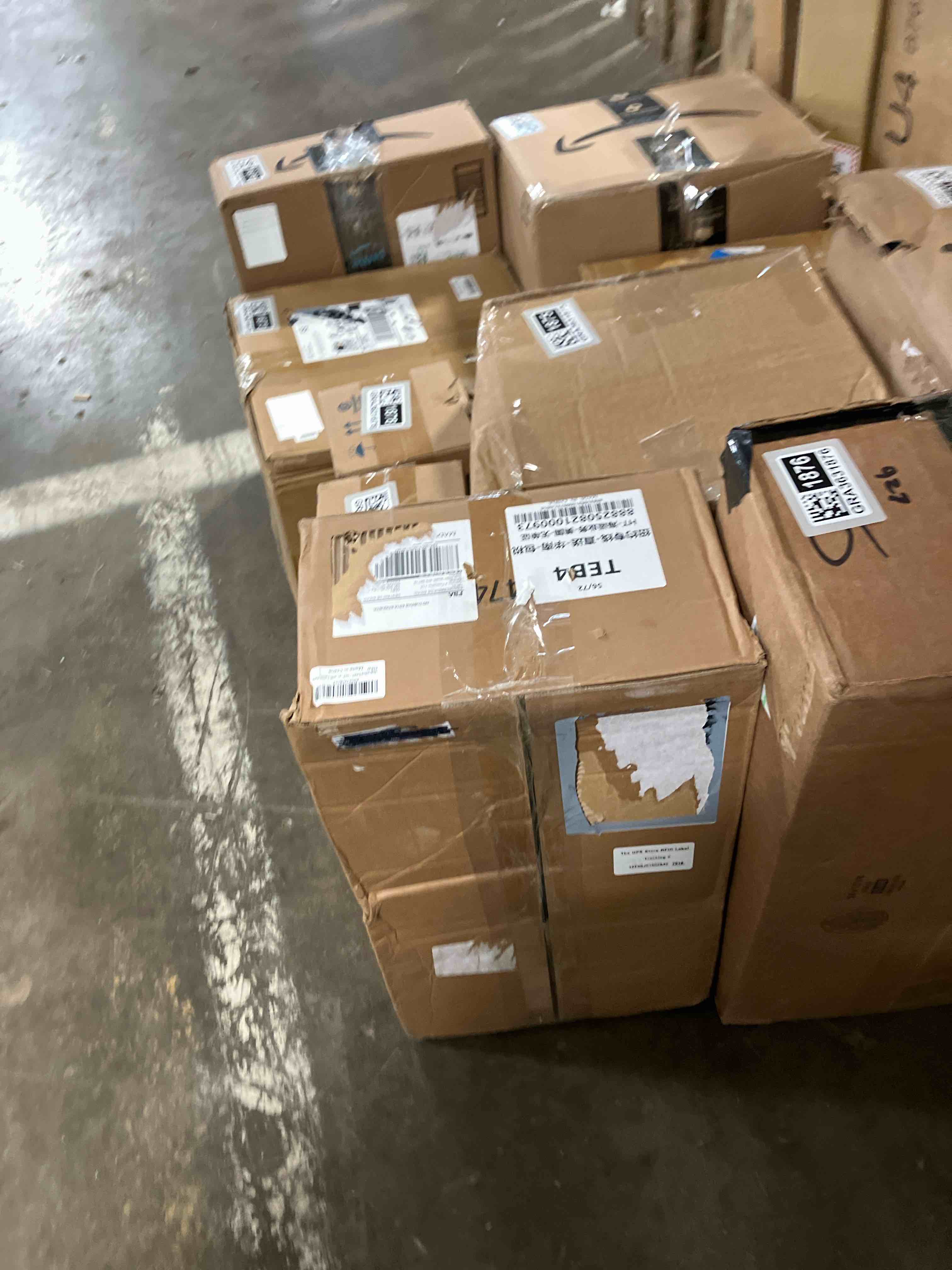 Condition photo showing New/Like New for Upgraded DA97-14474C DA97-14474A Refrigerator Ice Bucket Compatible with Samsung Ice Maker Replacement DA97-12604D DA97-21040A Samsung Ice Bucket Ice Tray RF28HMEDBSR RF263 RF265 ice Maker Container