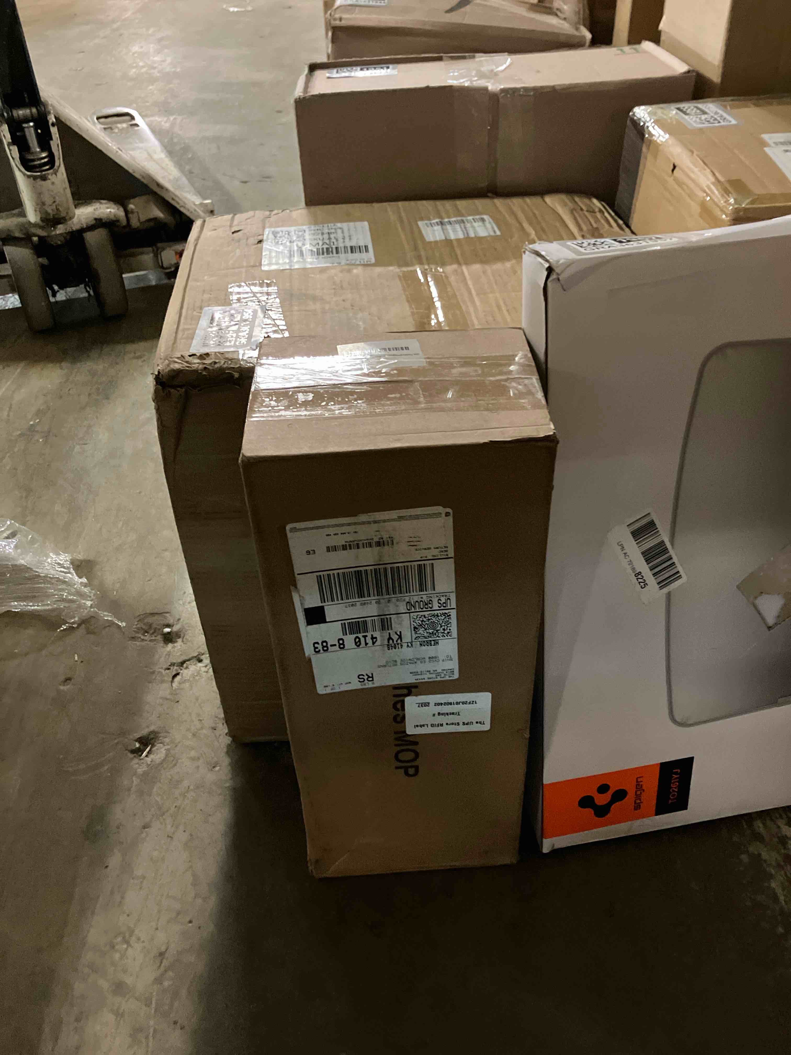 Condition photo showing New/Like New for 36" Commercial Dust Mop for Floor Cleaning with Replacement Mop Pads, Heavy Duty Industrial Large Floor Wet Dry Mop for Cleaning Office Garage Hardwood Warehouse Factory Mall