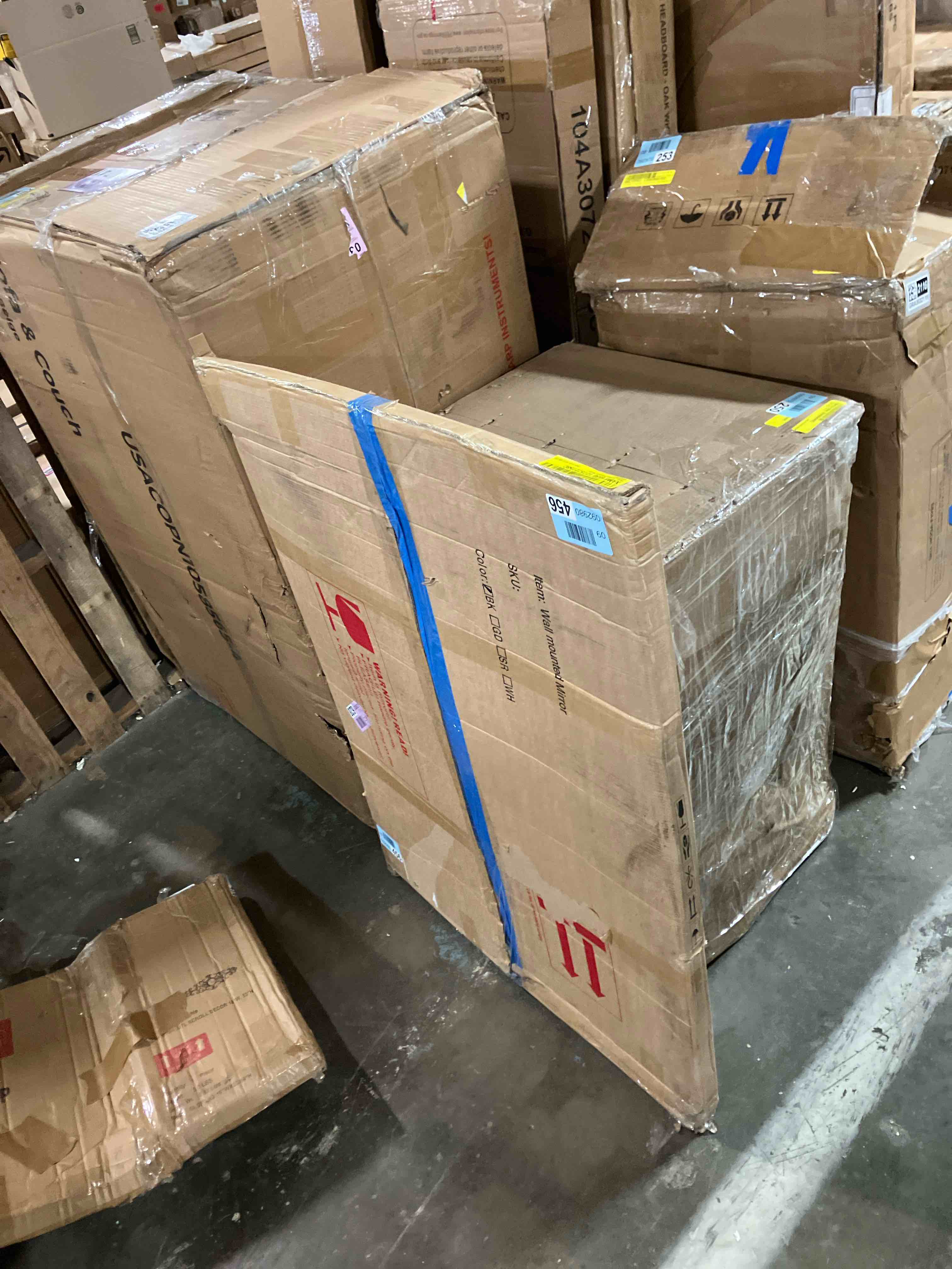 Condition photo showing New/Like New for Yazlen Cornelia Bathroom Mirror 36X24