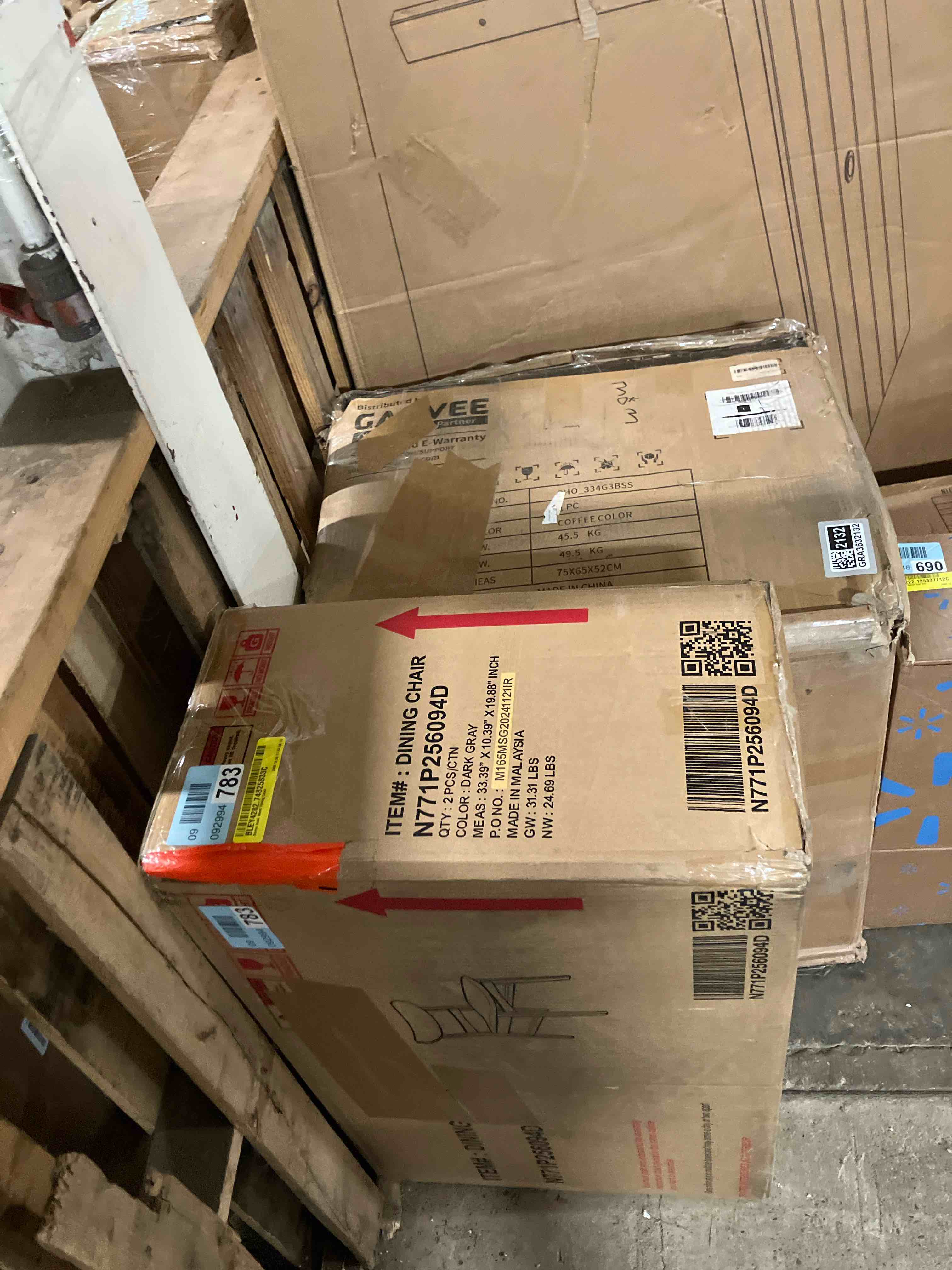 Condition photo showing New/Like New for Barros 18'' H Upholstered Side Chair (Set of 2)