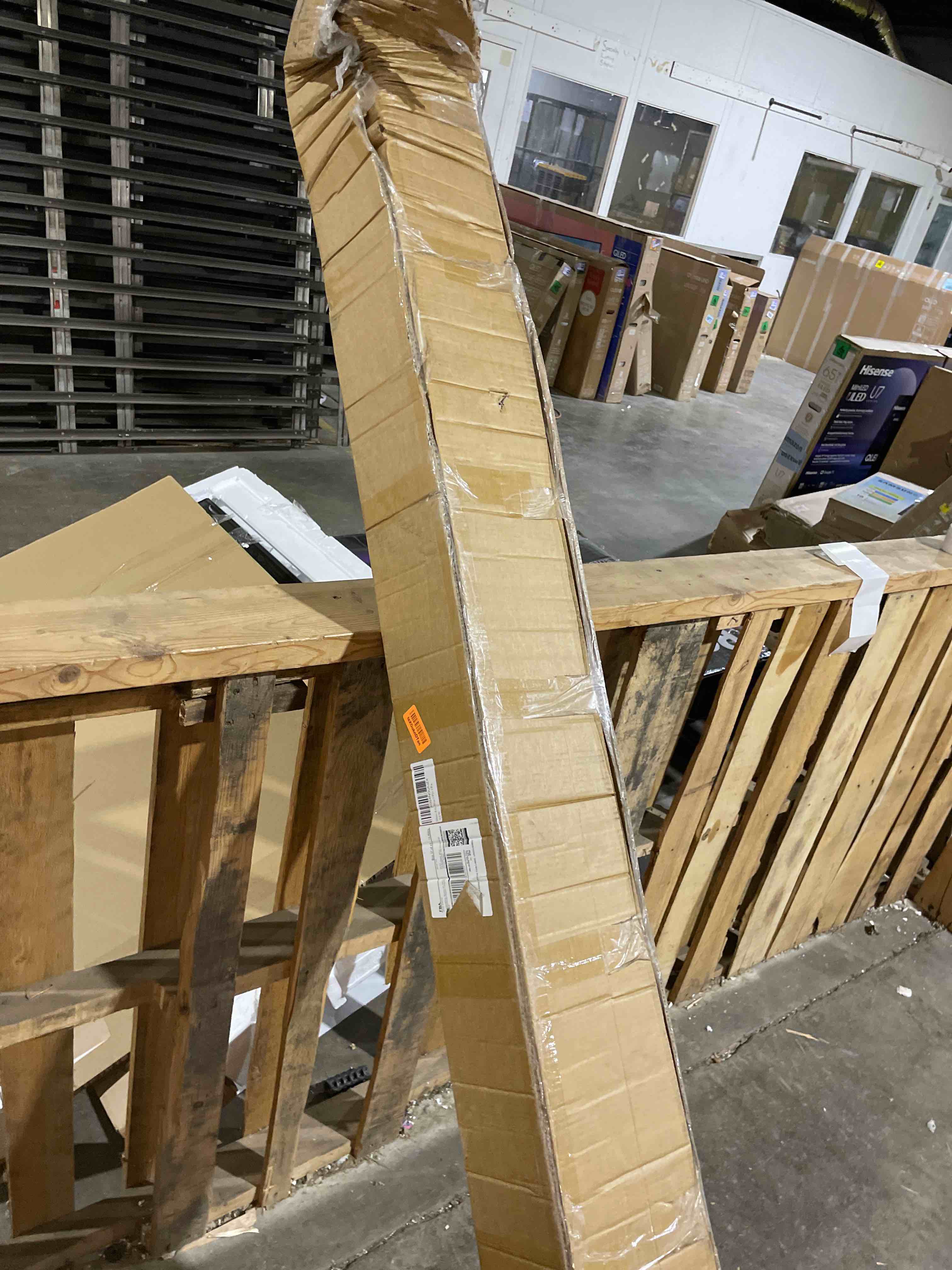 Condition photo showing Good Condition for Egadis 36 in. H x 8 ft. W Porch and Deck Railing Kit, Aluminum Stair Railing Kit, Black Textured AAMA 2604 Powder-Coat Finish Railing System for Concrete Steps or Wooden Stairs(1 Post, 1 Panel)